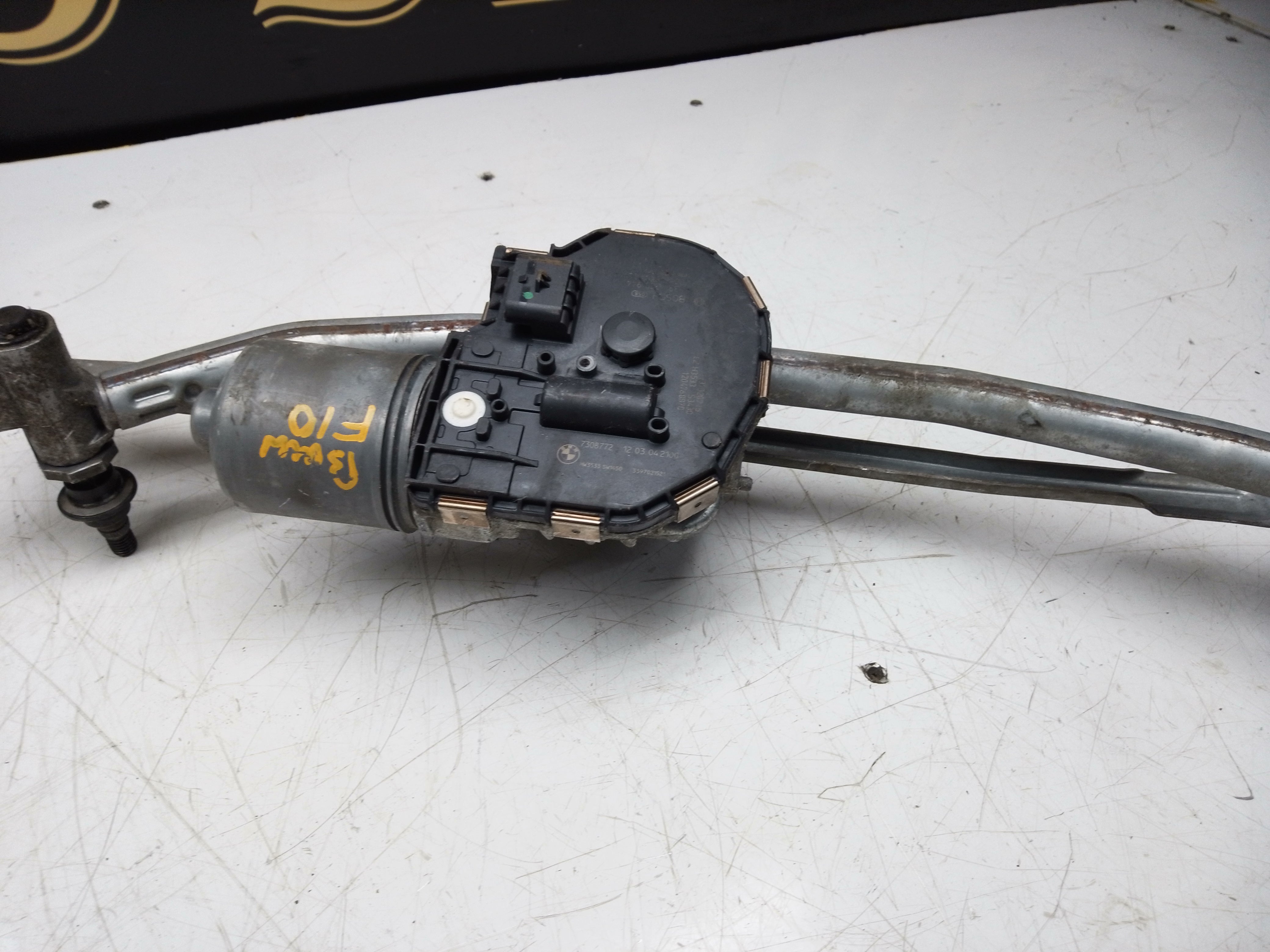 BMW 5 Series F10 F11 2009–2017 Front Wiper Motor & Linkage (7308772)