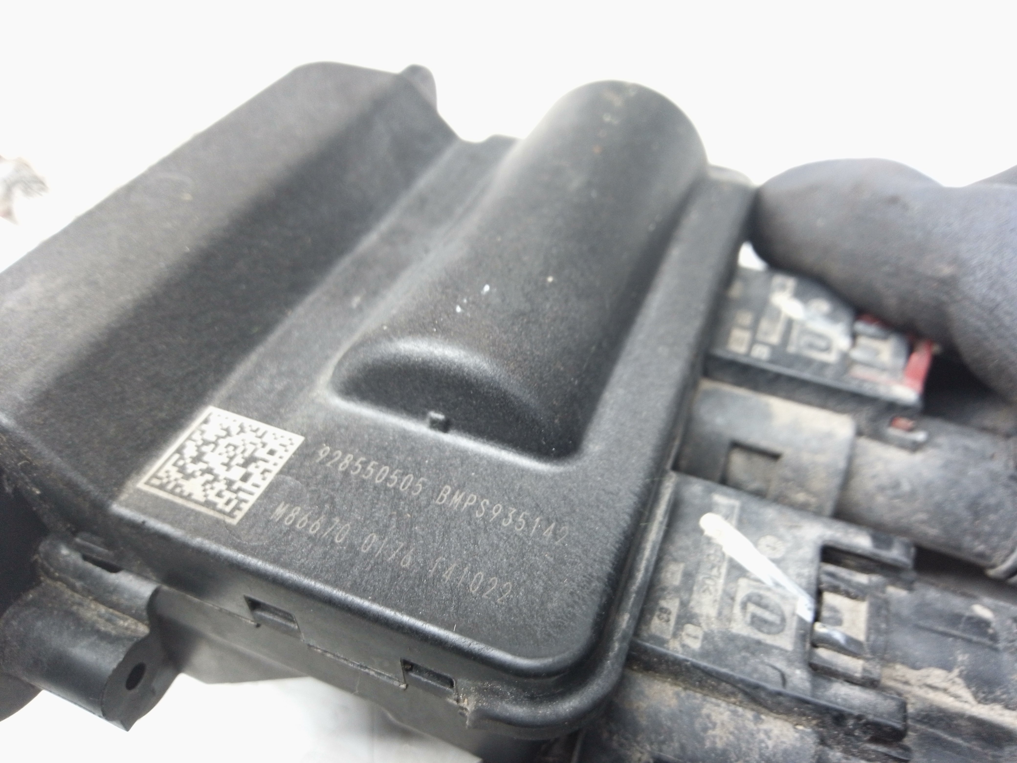 BMW X5 F15 14-18 Battery Terminal Distribution Block (928550505)