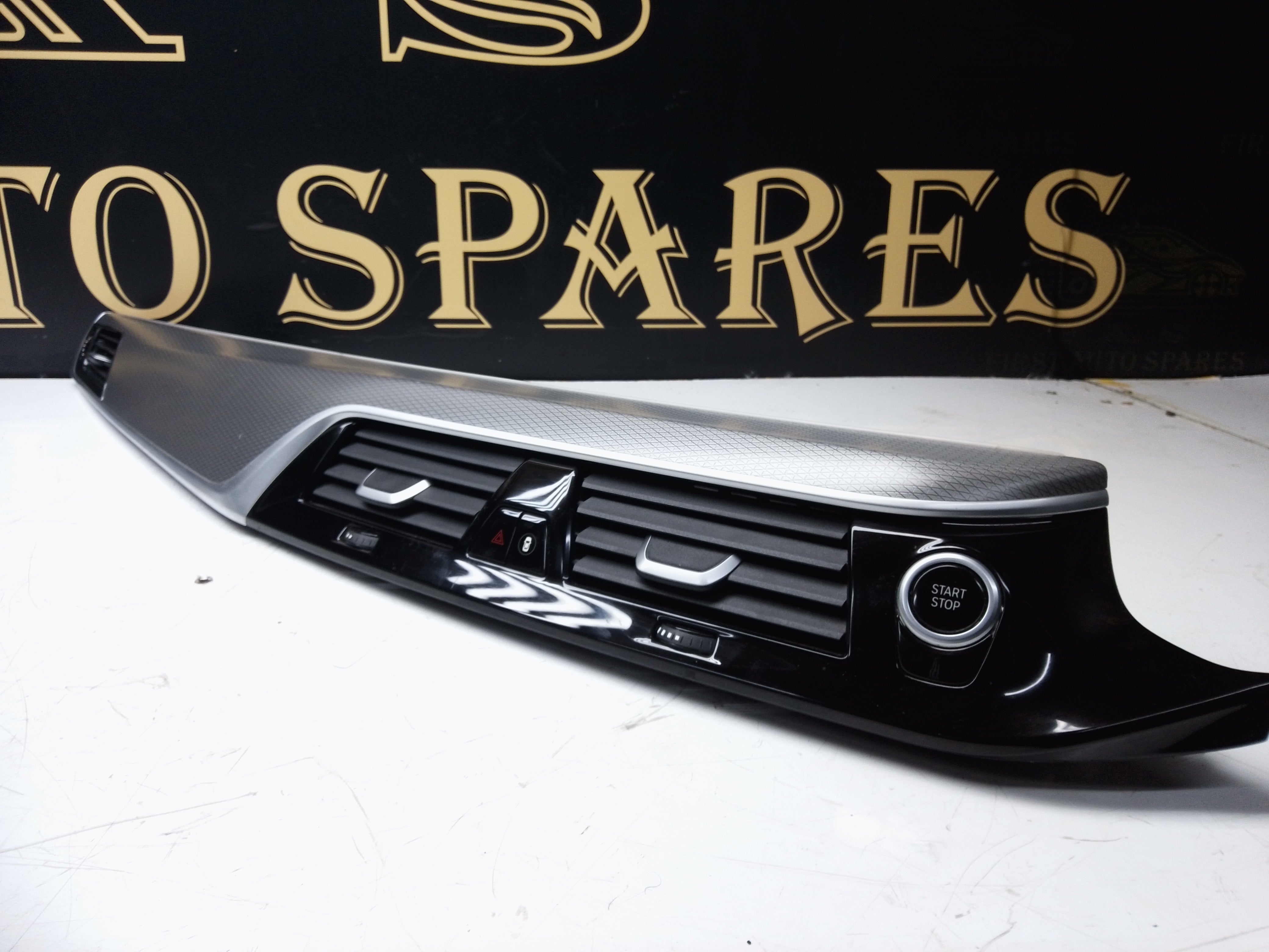 BMW 5 Series 2019 Dashboard Trim Air Vent Grill Right with Grills (8070622-06)