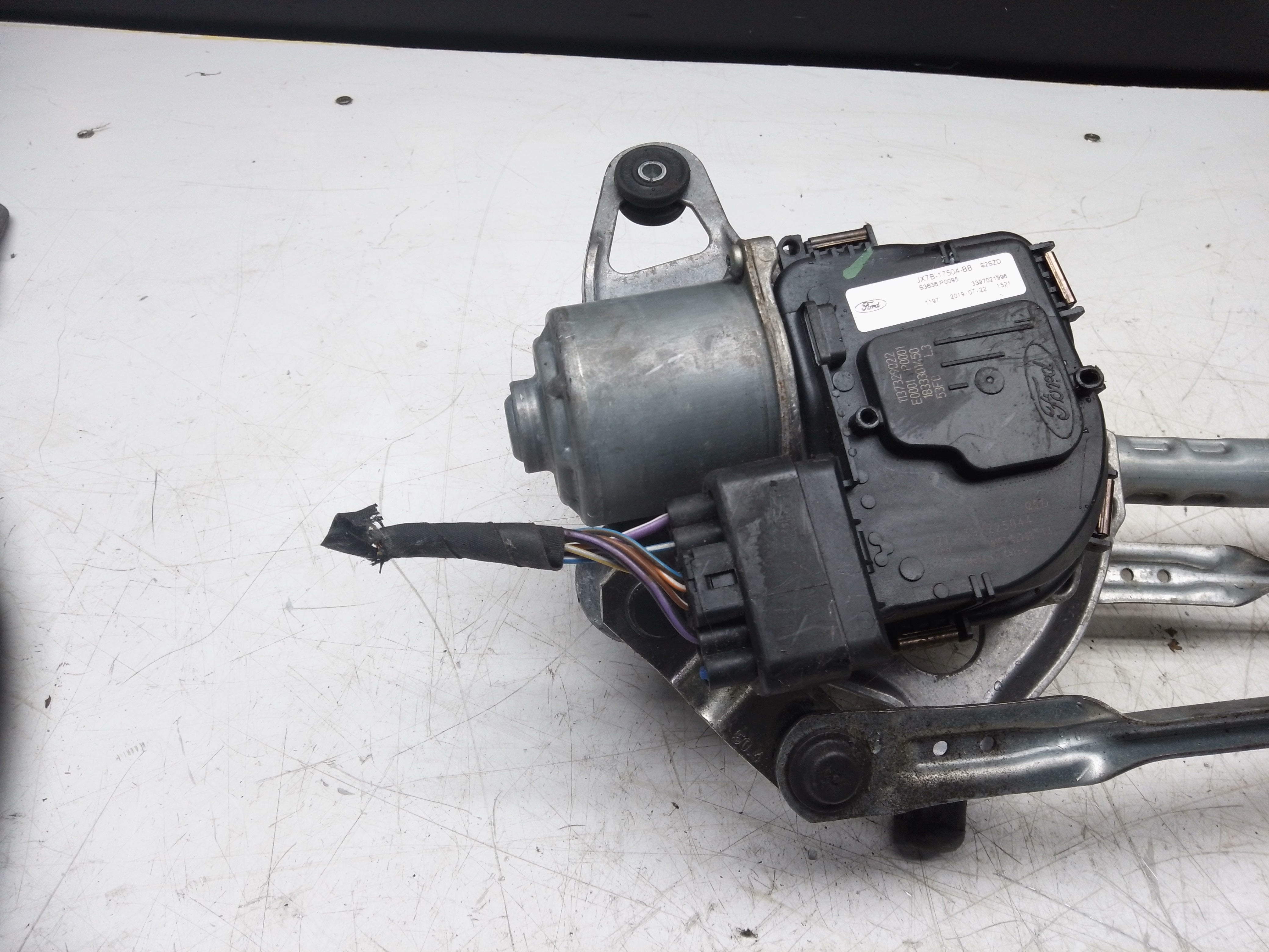 Ford Focus MK4 2018–2024 Front Wiper Motor with Linkage (JX7B-17504-BB)