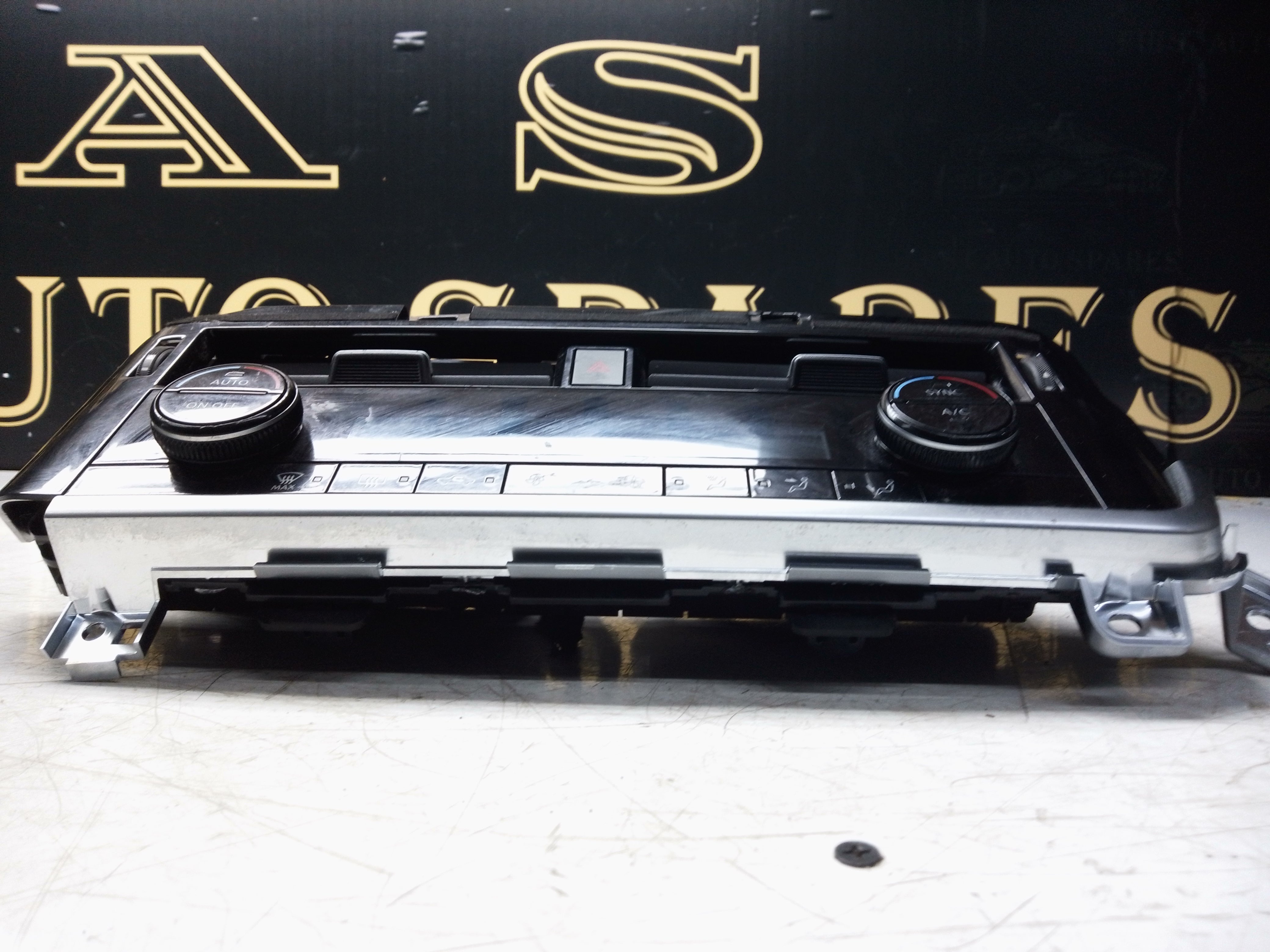 Nissan Qashqai J12 2023 Climate Control Unit Module (275006UM4C)