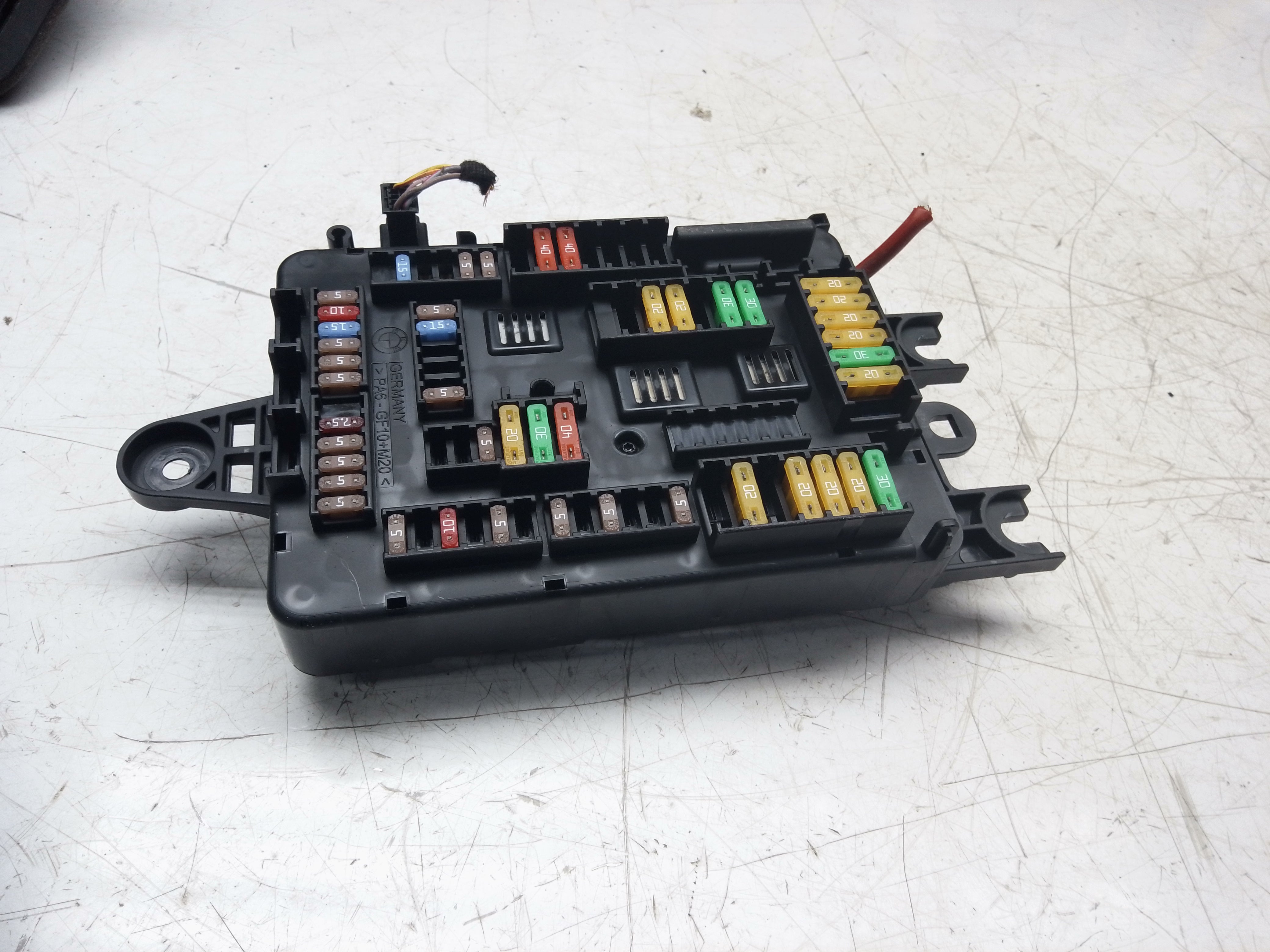 BMW 1 2 3 Series F20 F22 F30 Rear Electric Power Distribution Fuse Box (9337880)