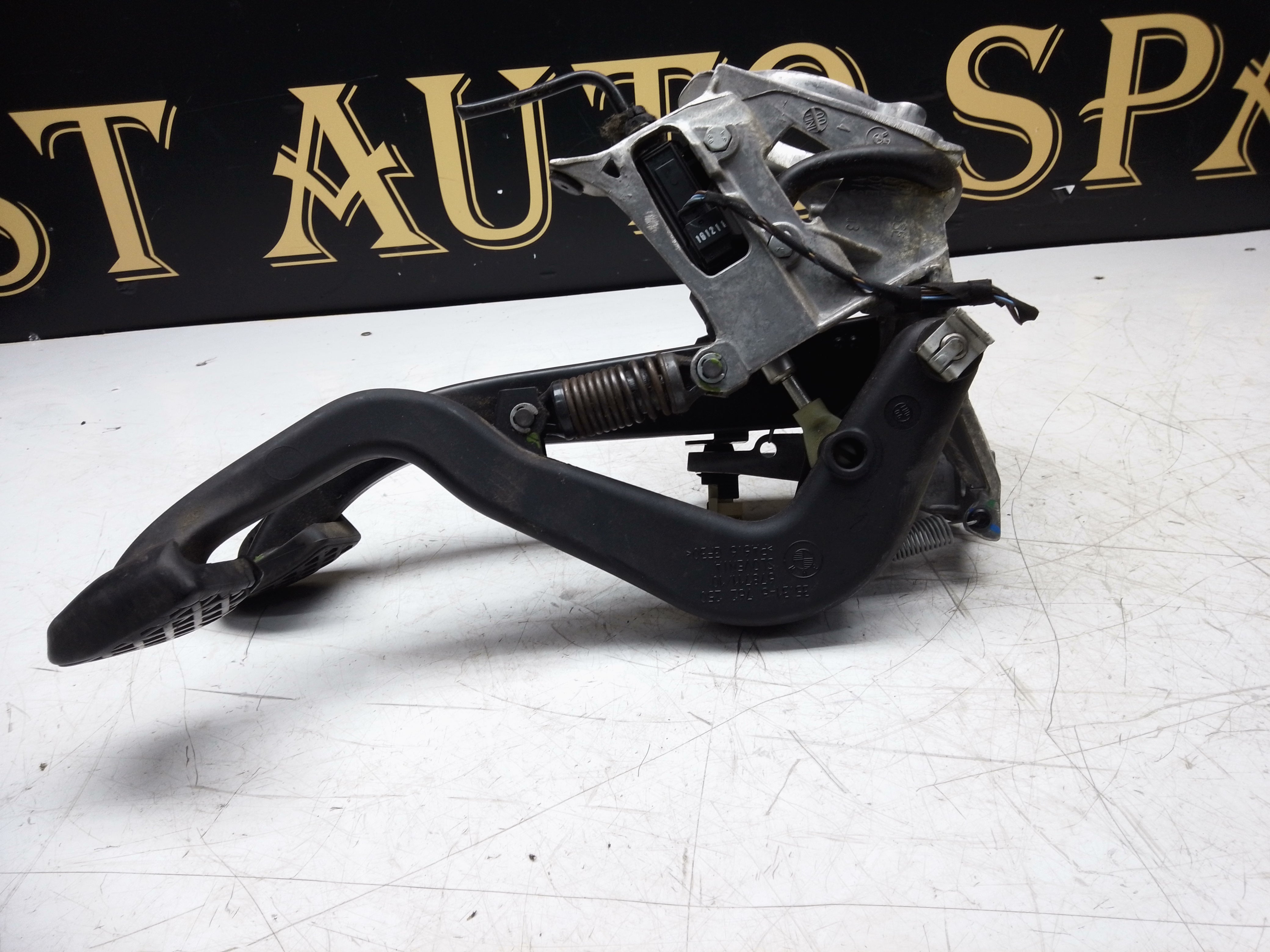 BMW 3 Series 2013 F30 Clutch & Brake Pedal Assembly (C4005196SE)