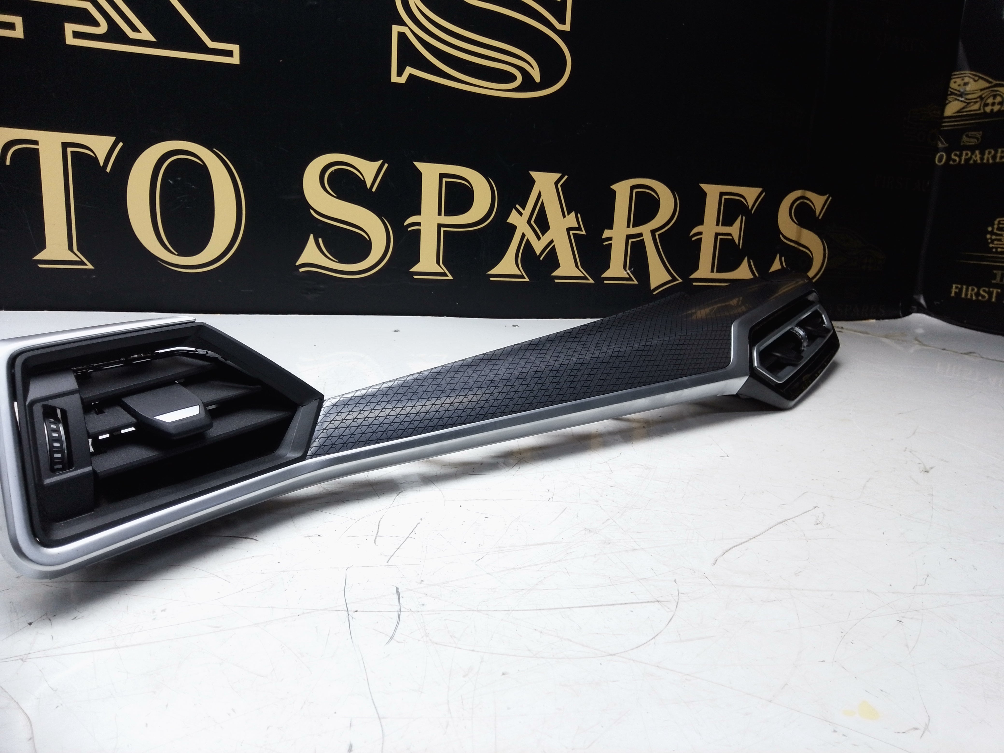 BMW 3 Series G20 G21 2023–2024 Dashboard Glove Box Trim (9P962571809)