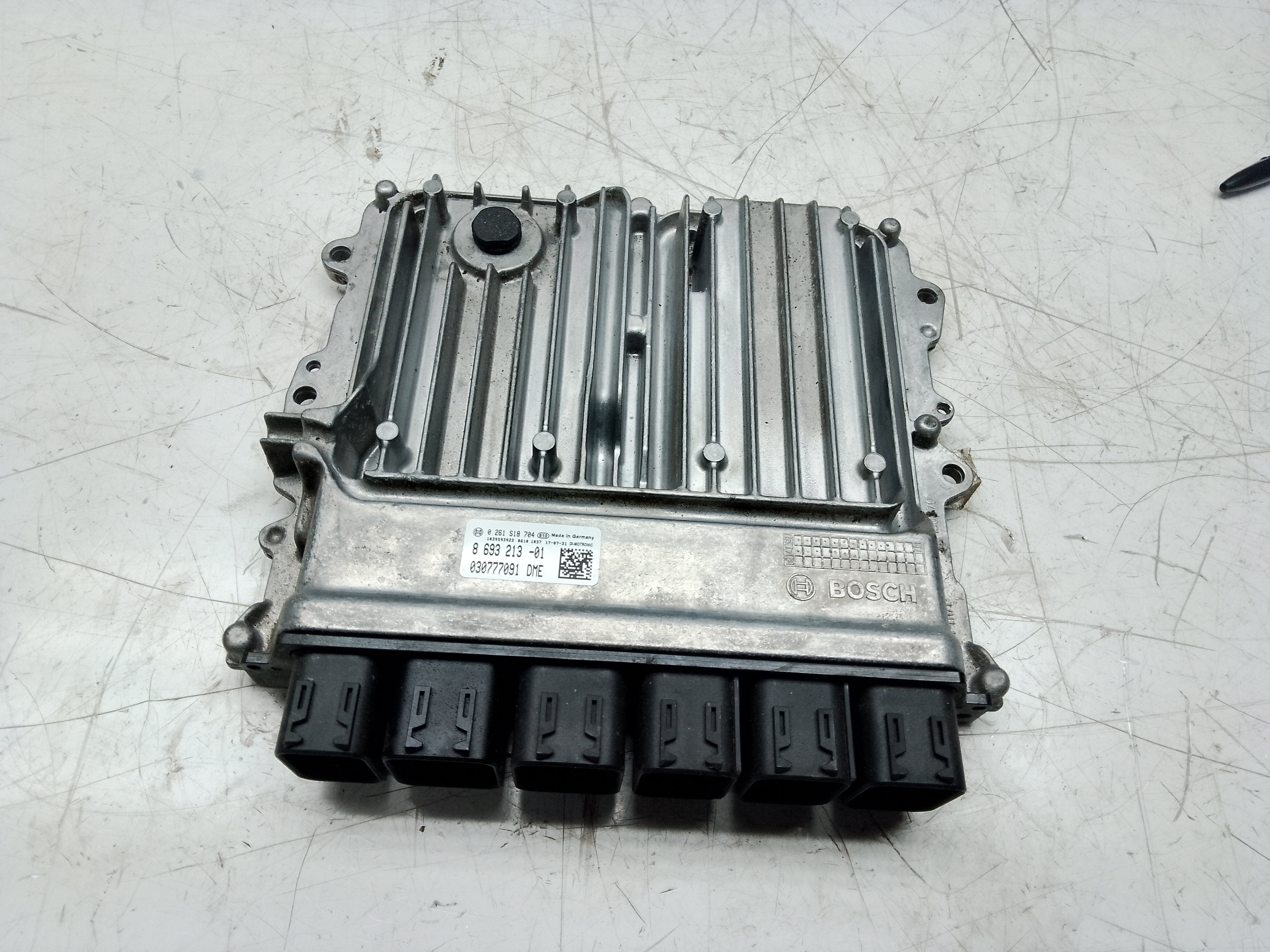BMW 3 Series F30 F31 F35 2017 Engine Control Unit ECU (8693213)
