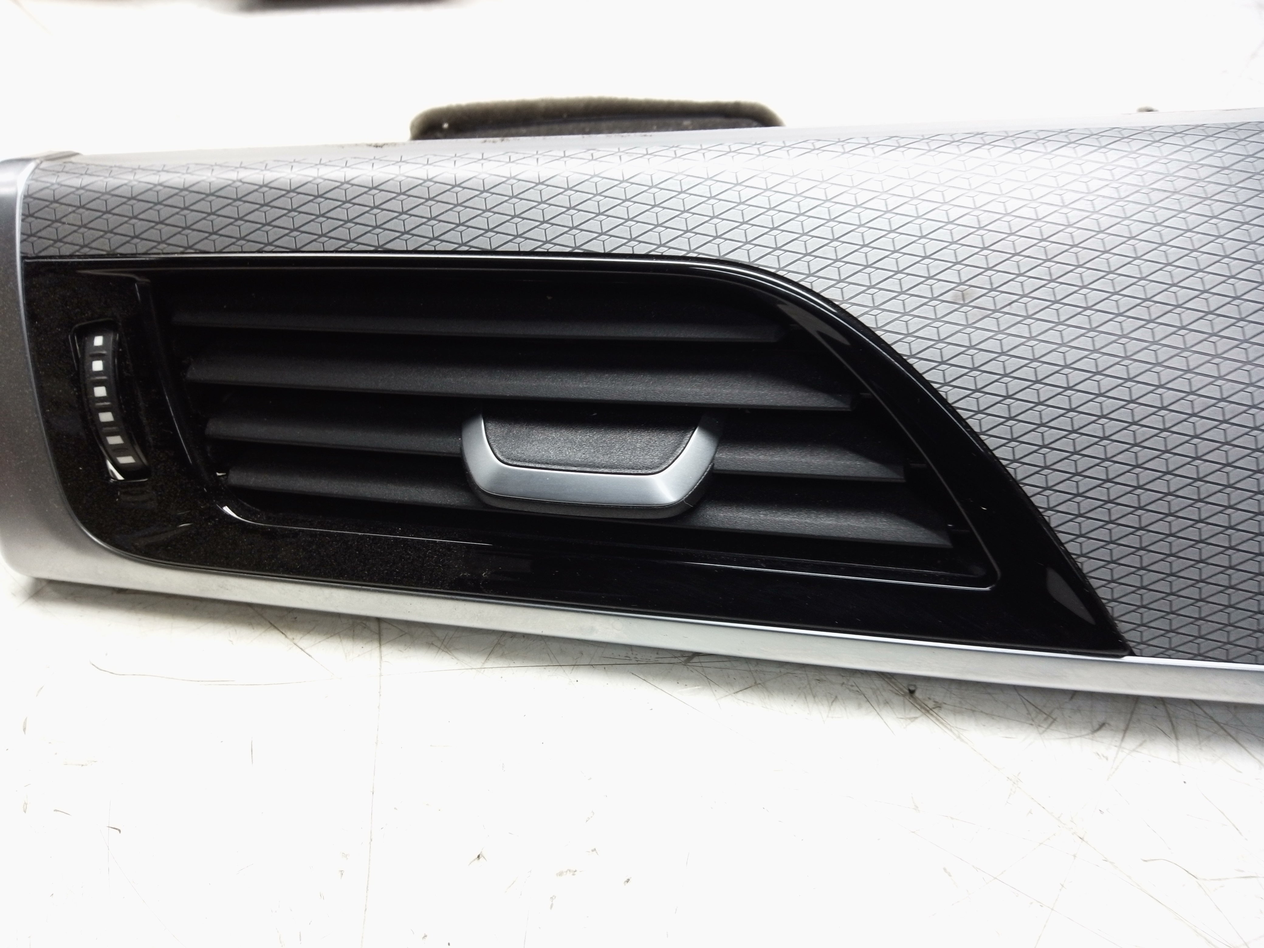 BMW 5 Series 2017 Air Vent Passenger Side Trim (9329579)