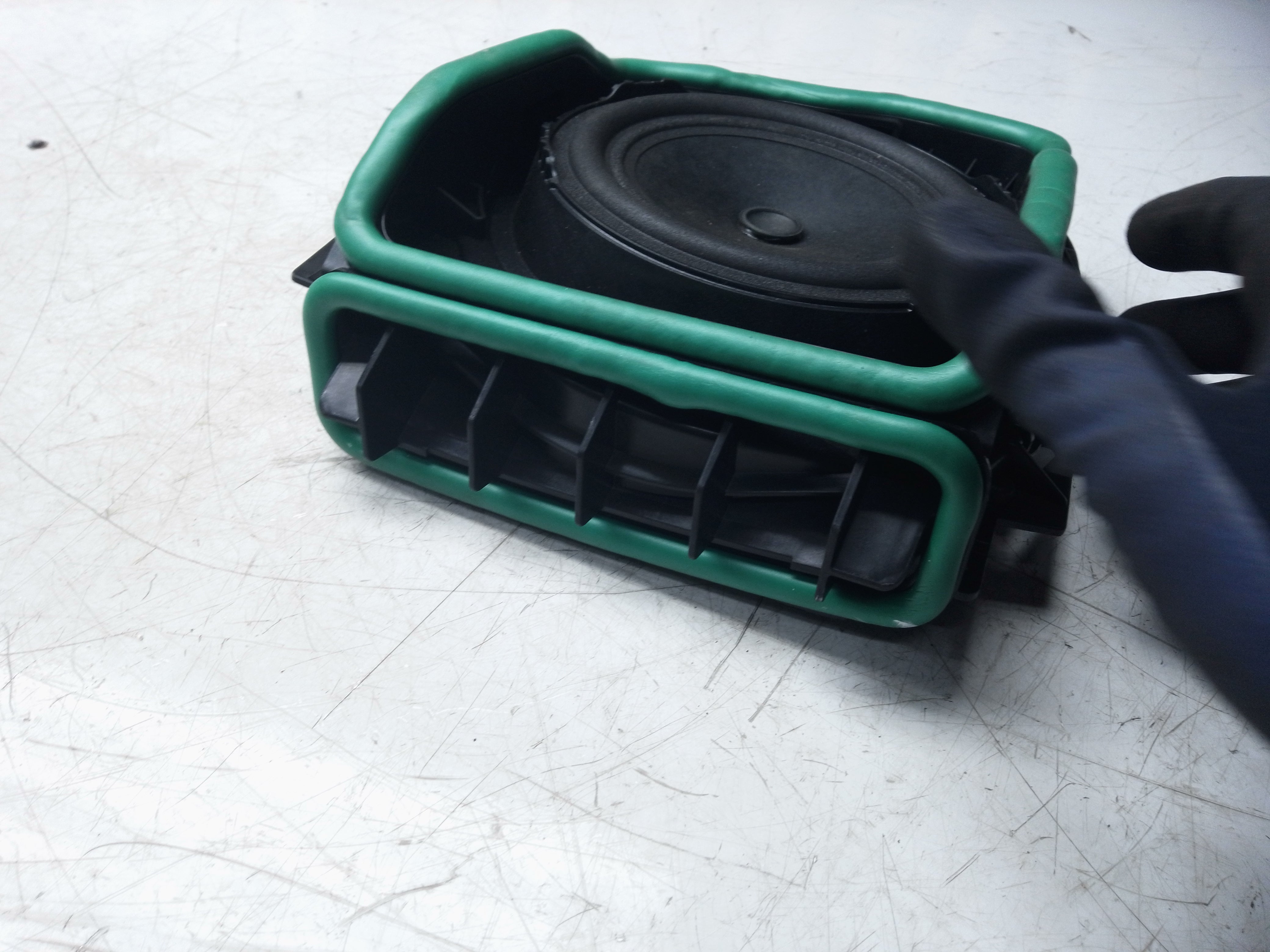 BMW 3 Series G20 2018-2025 Loud Speaker Pair Bass (2622565) (2622566)