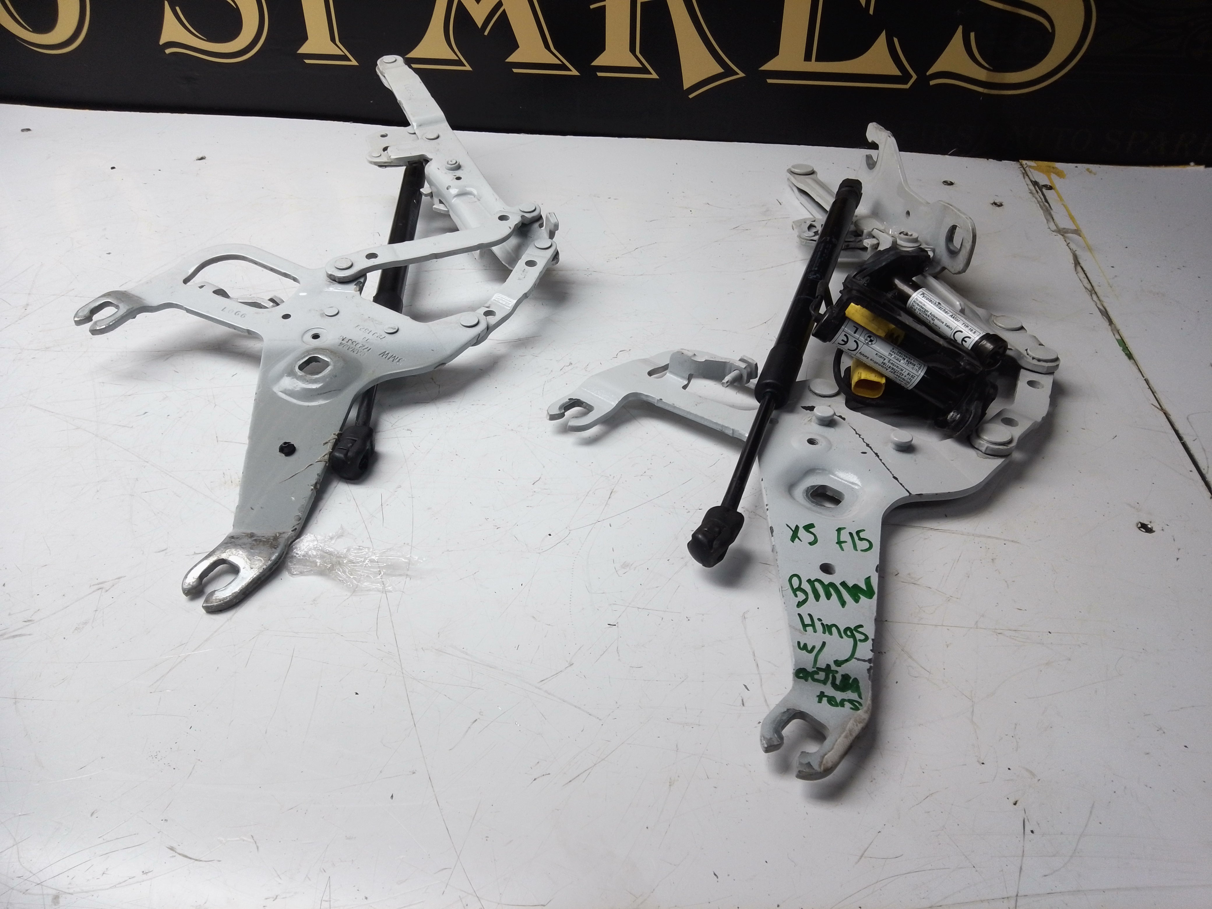 BMW X5 F15 Hinges (7294529) (7294530) with Actuators (0589-P1-000095)