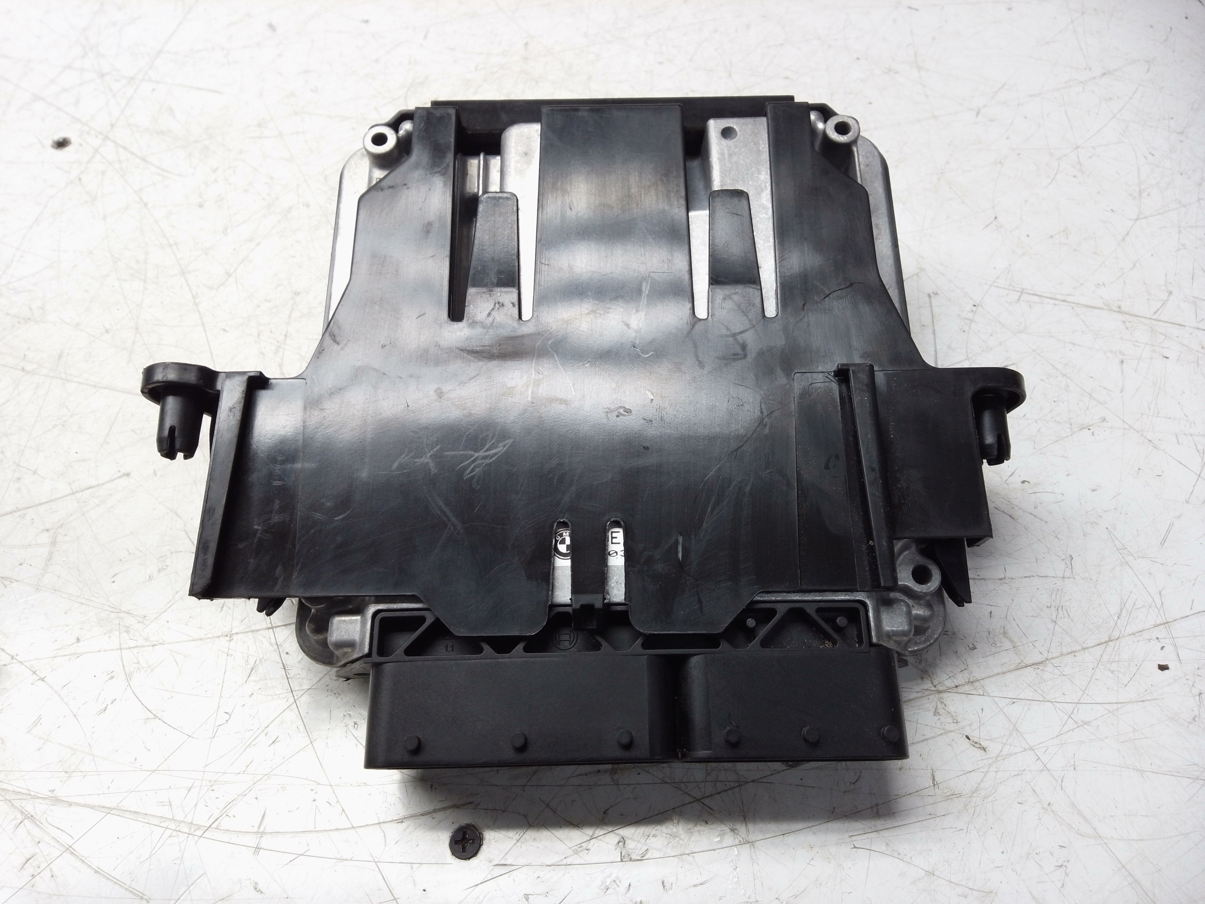 BMW X5 F15 Engine ECU Control Module DDE (8582803) (0281031328)