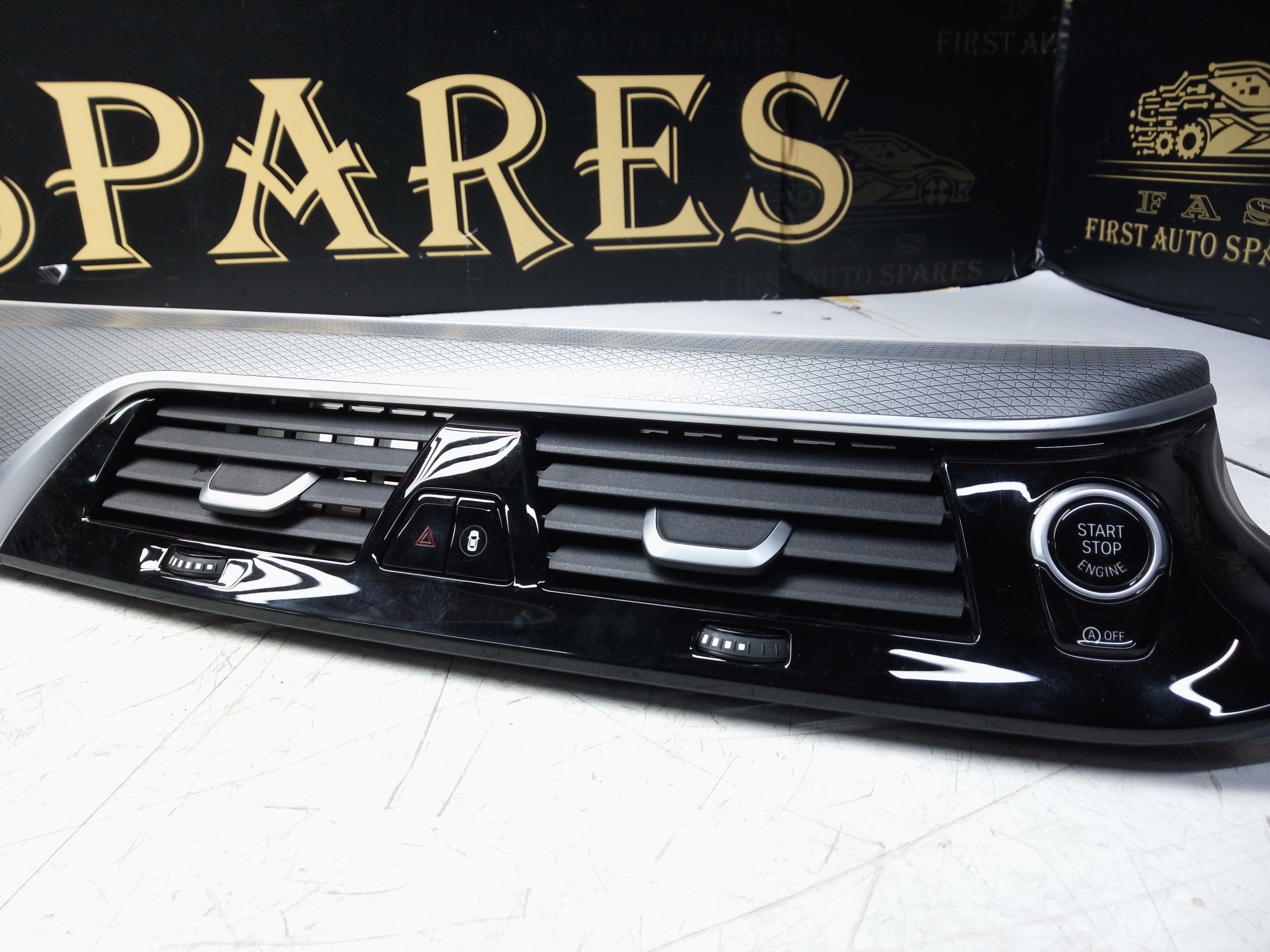 BMW 5 Series 2017 Air Vent Passenger Side Trim (9329579)