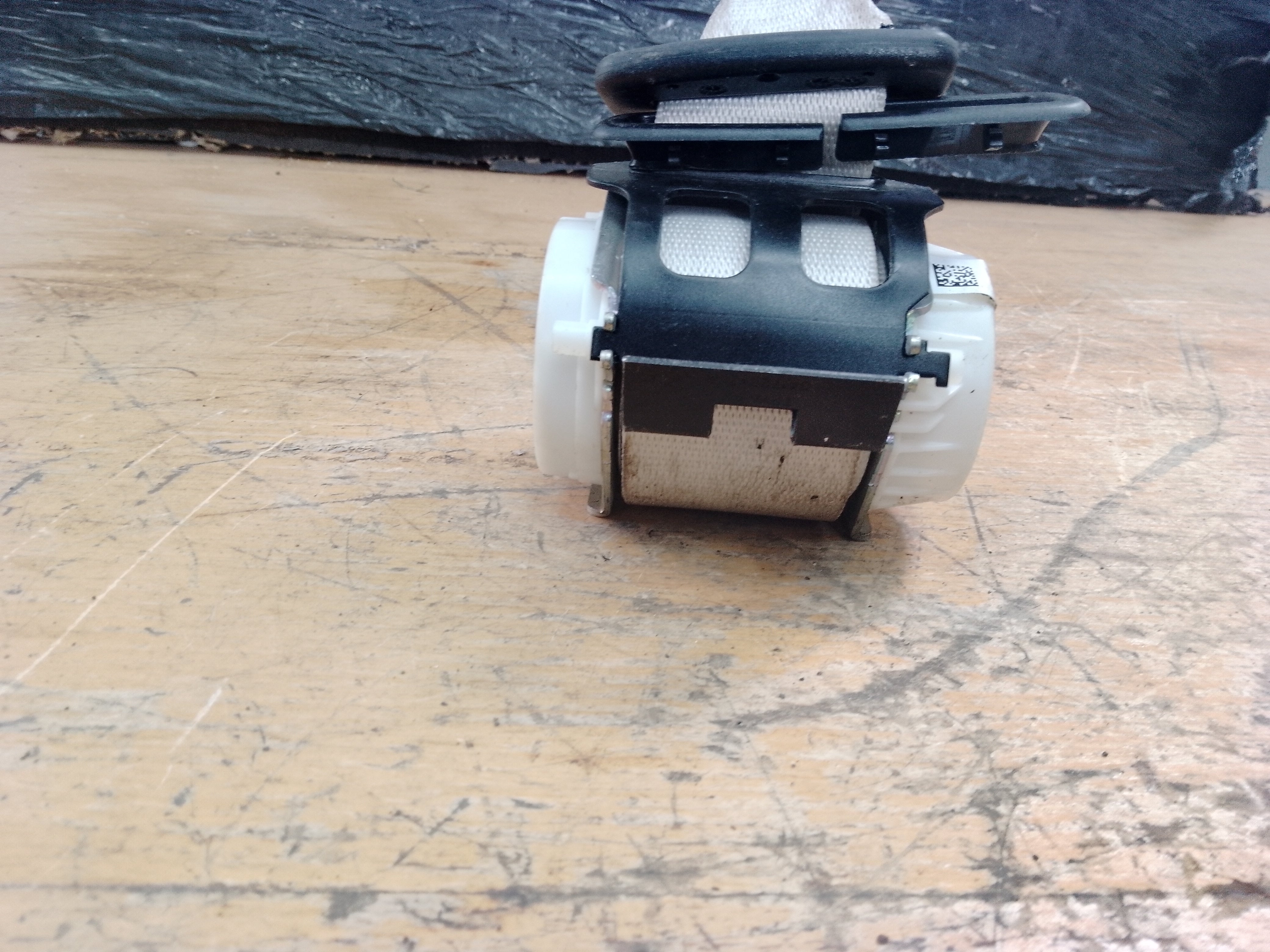 BMW 5 Series F10 F11 Seat Belt Rear Centre (34036732A) (9116275 03)