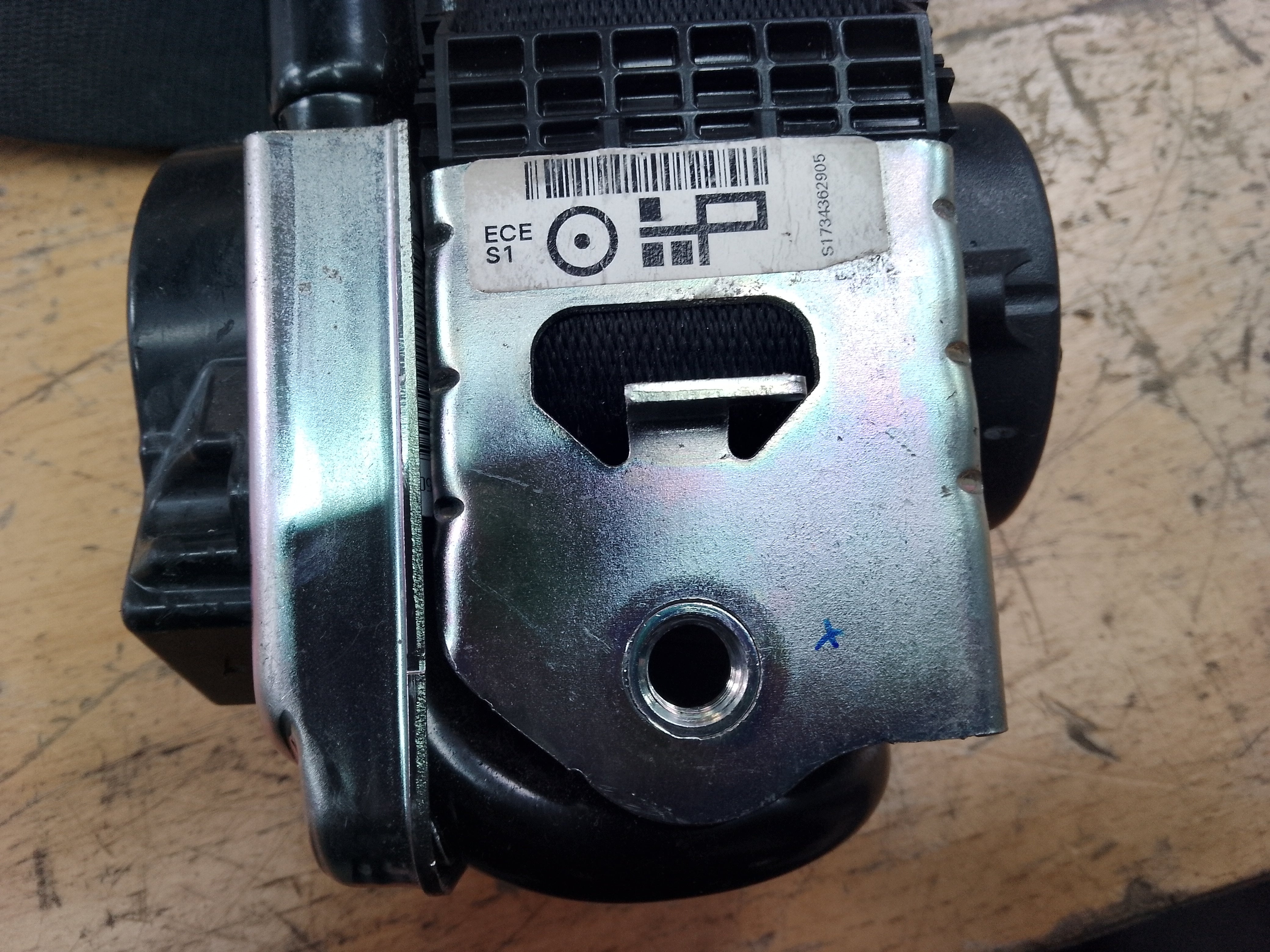 BMW X5 Series F15 Passenger Left Seat Belt Pretensioner (624640100E)