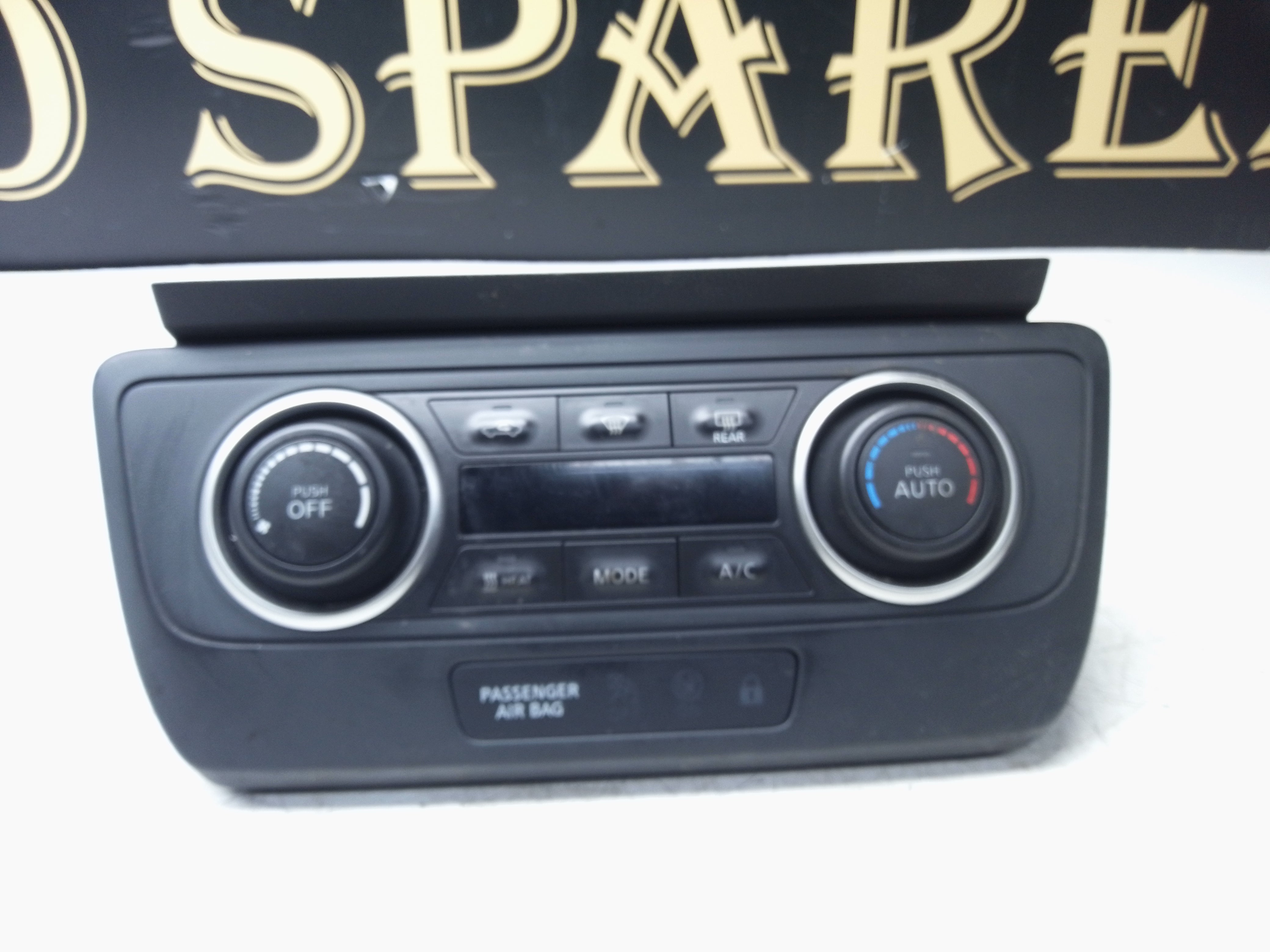 Nissan Leaf 2017-2024 Climate Control Heater Control Panel (27500 5SA0B)