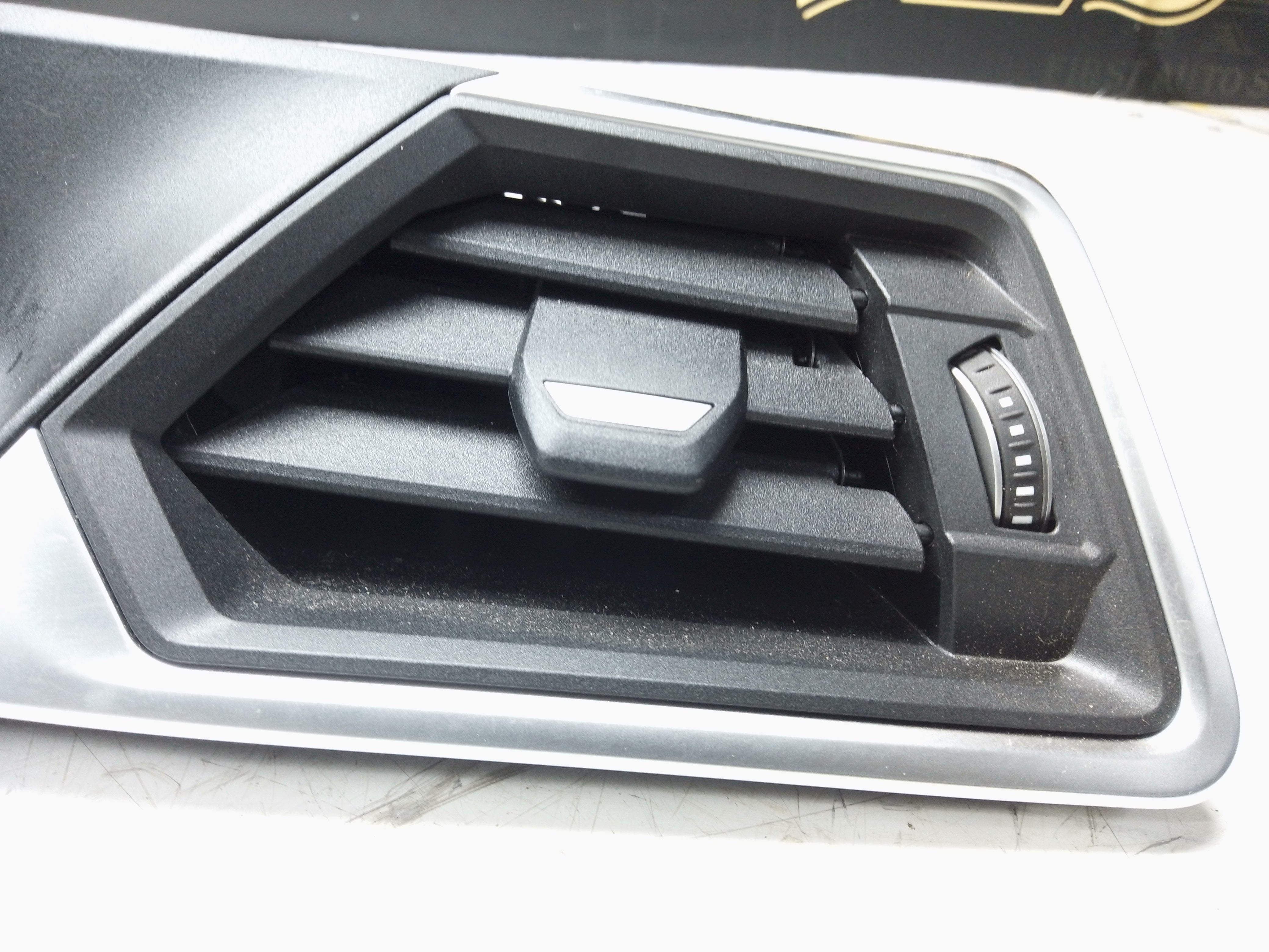 BMW 3 Series G20 G21 2017 Front Dashboard Air Vent Grill Trim (539259)