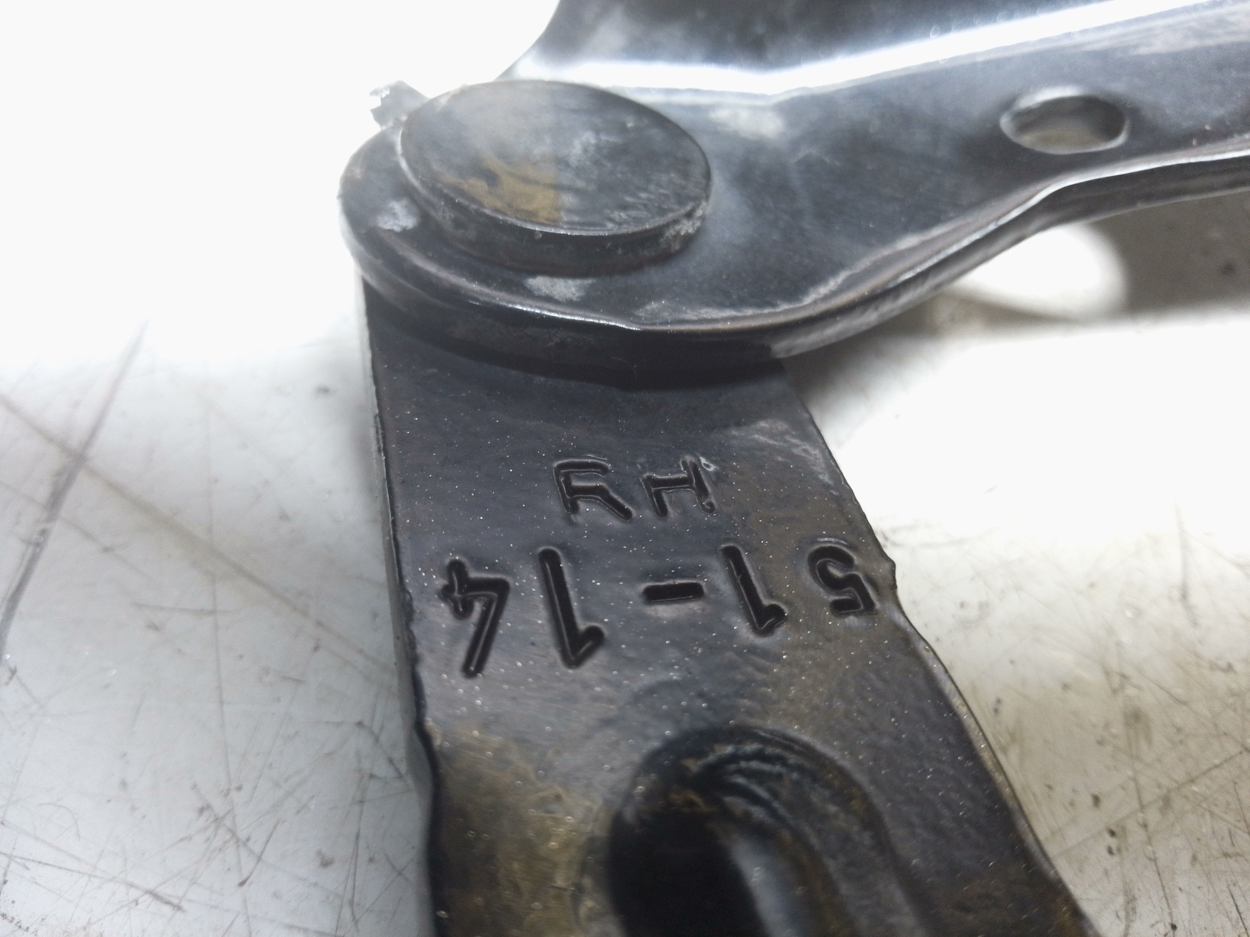 Ford Transit 2014–2020 Right & Left Bonnet Hinges (BK21-16800AD) (BK21-16801AC)