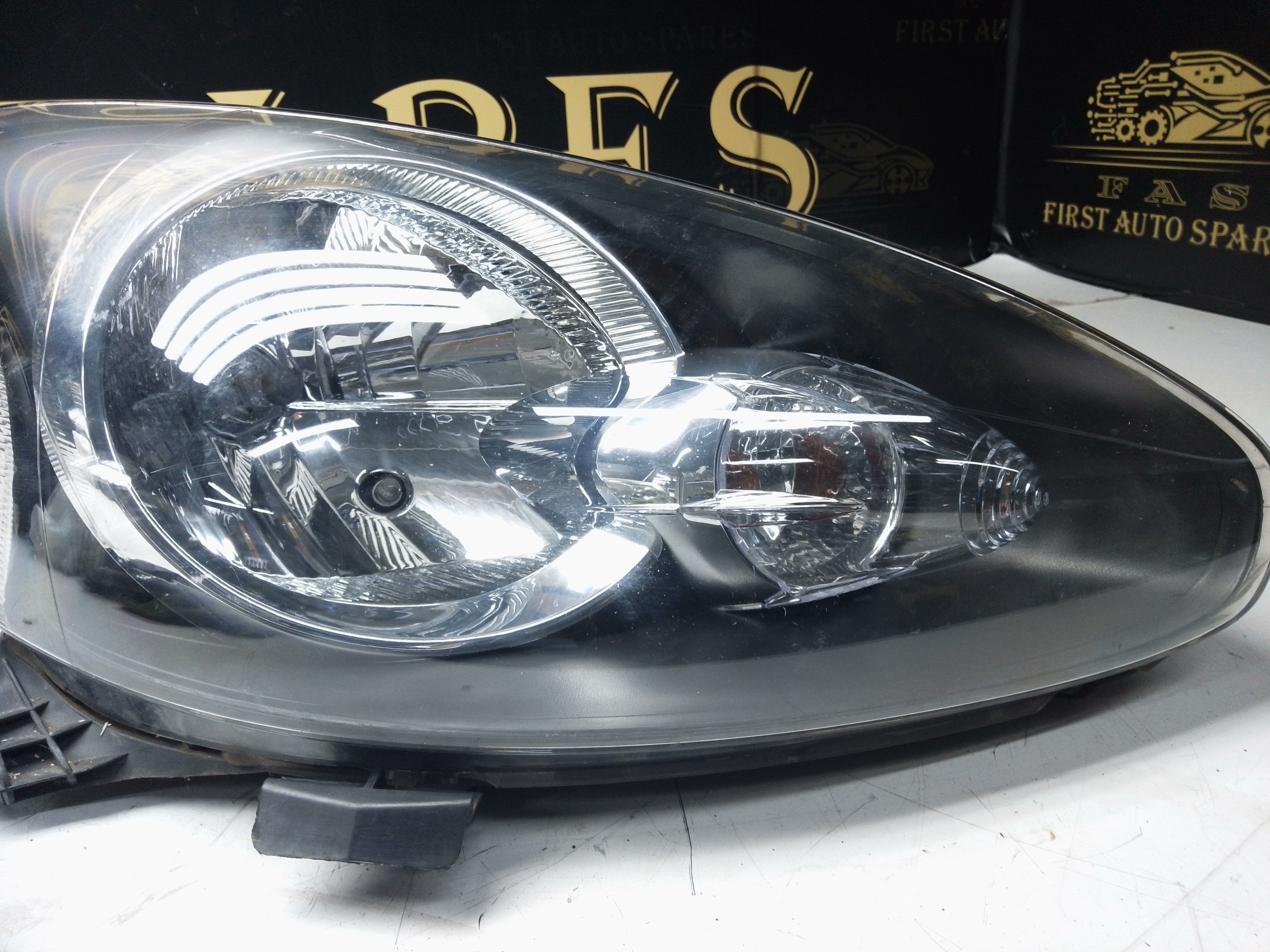 Toyota Aygo 2012 Right Headlight (81130-0H021)