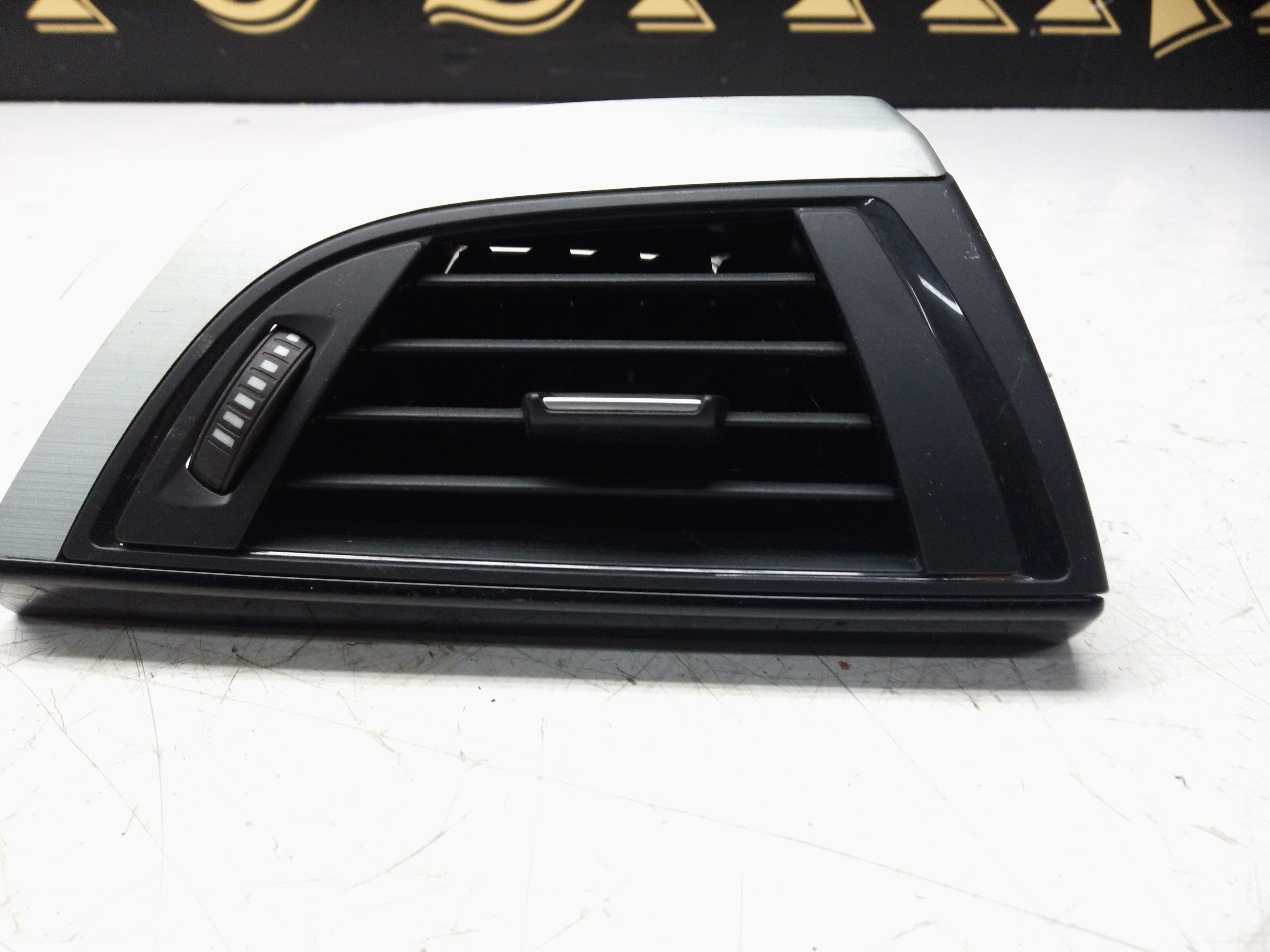 BMW 1 Series F20/F21 Driver's Side Vent Grill (507890)