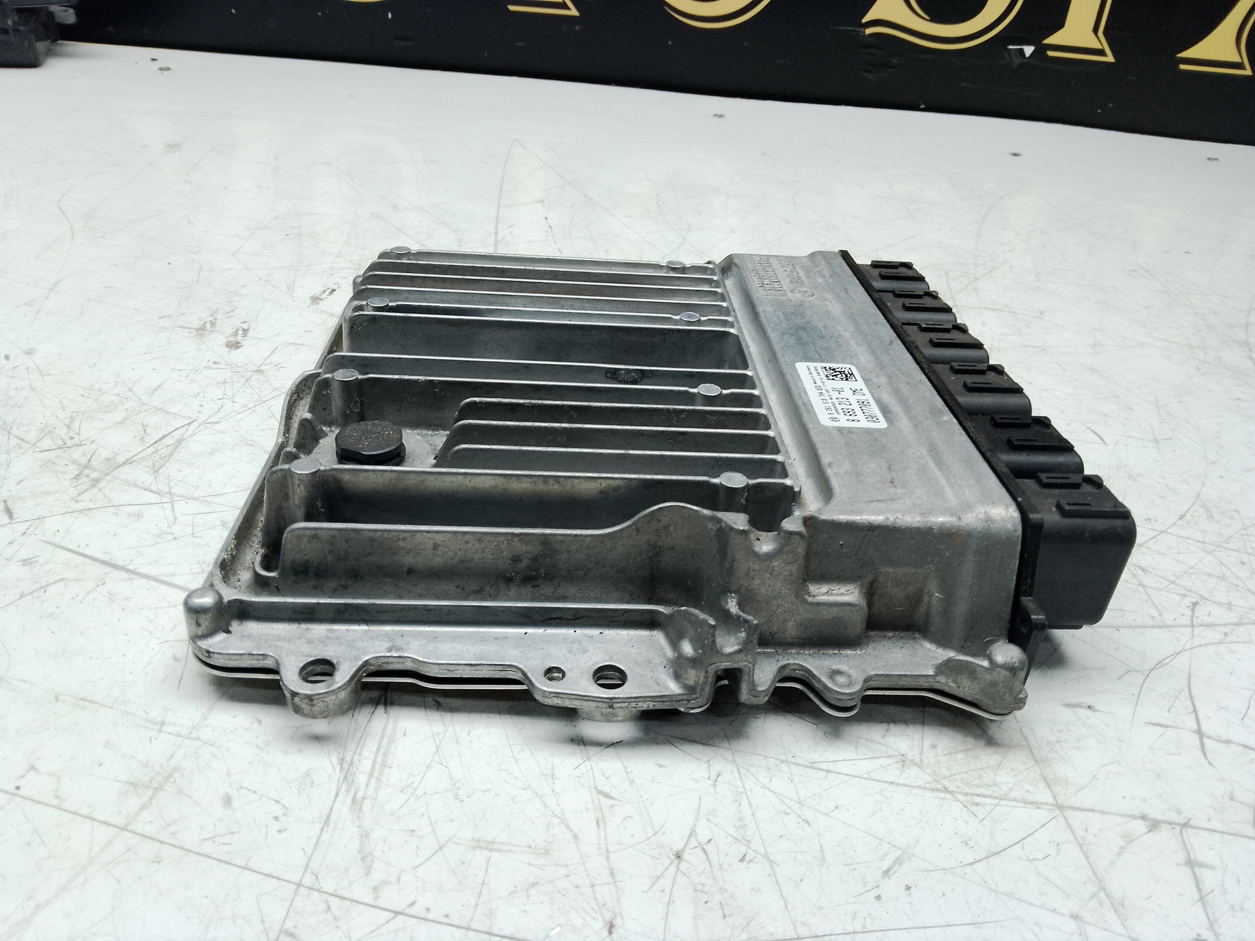 BMW 3 Series F30 F31 F35 2017 Engine Control Unit ECU (8693213)