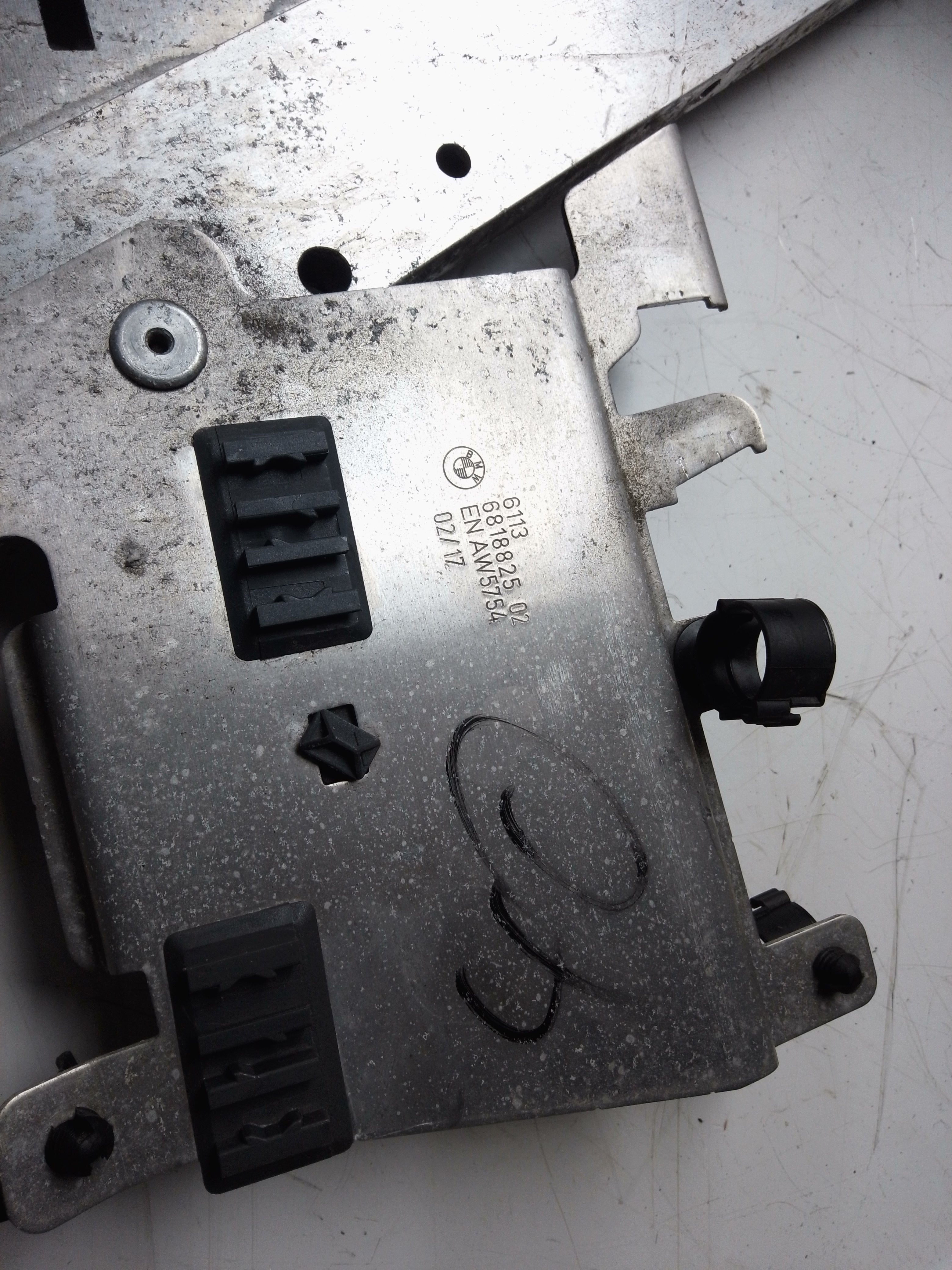 BMW i3 I01 Vertical Strut (6879520) (6818825)