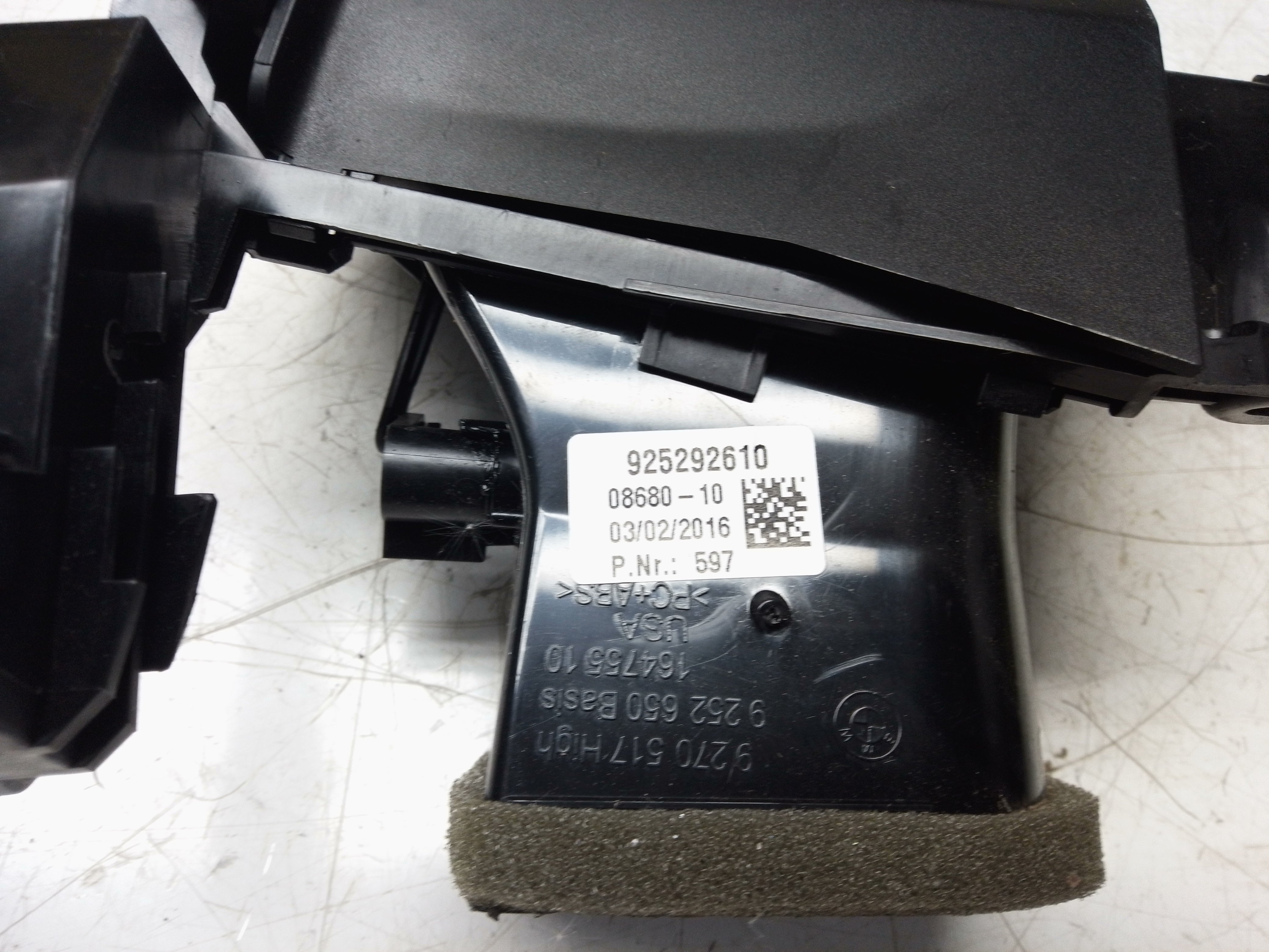 BMW X5 2017 Front Driver Side Dashboard Air Vent Grille (9270517)