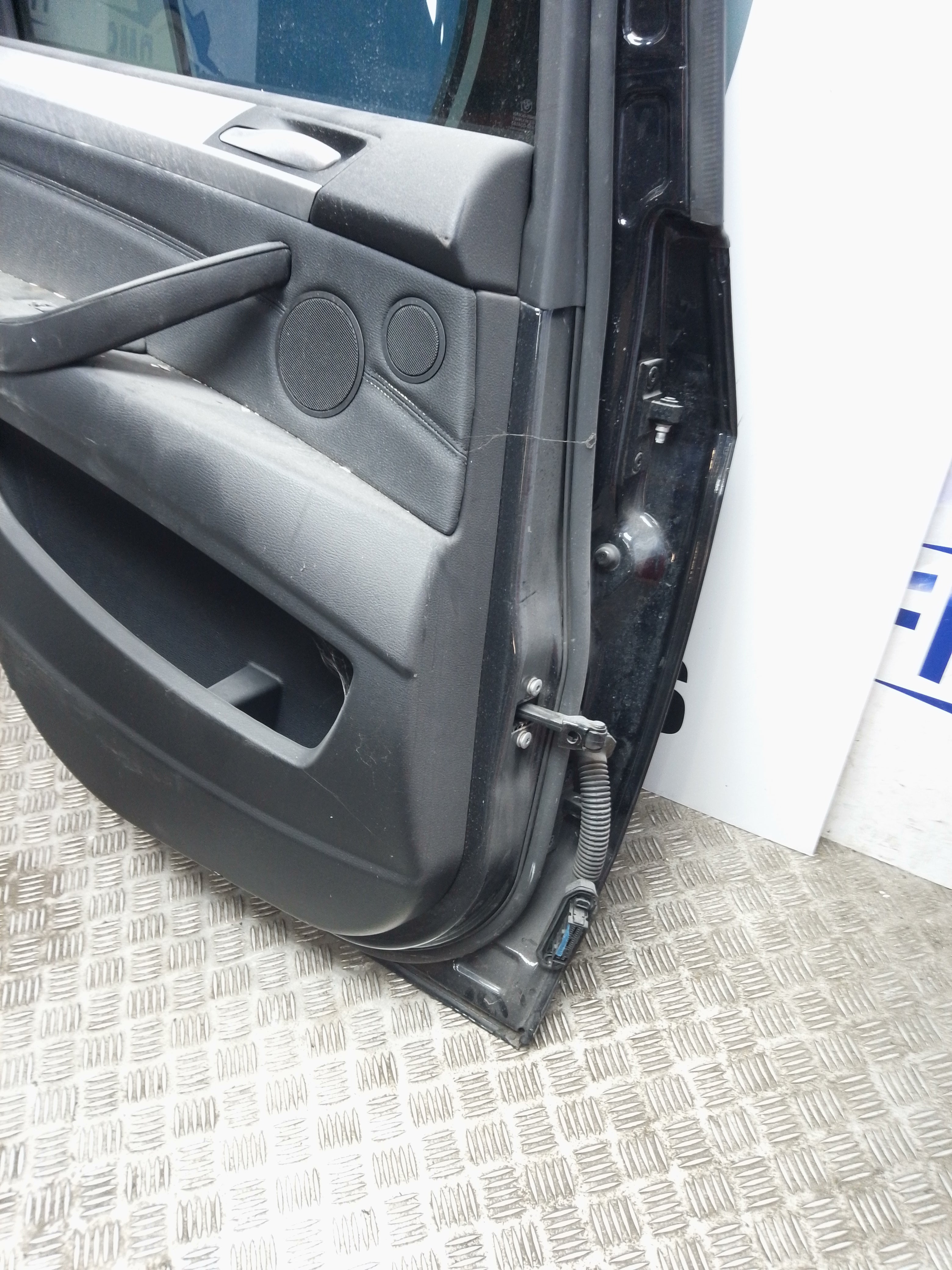 BMW X5 E70 Rear Passenger Side Door (Left Rear Door Shell) – 2007–2013