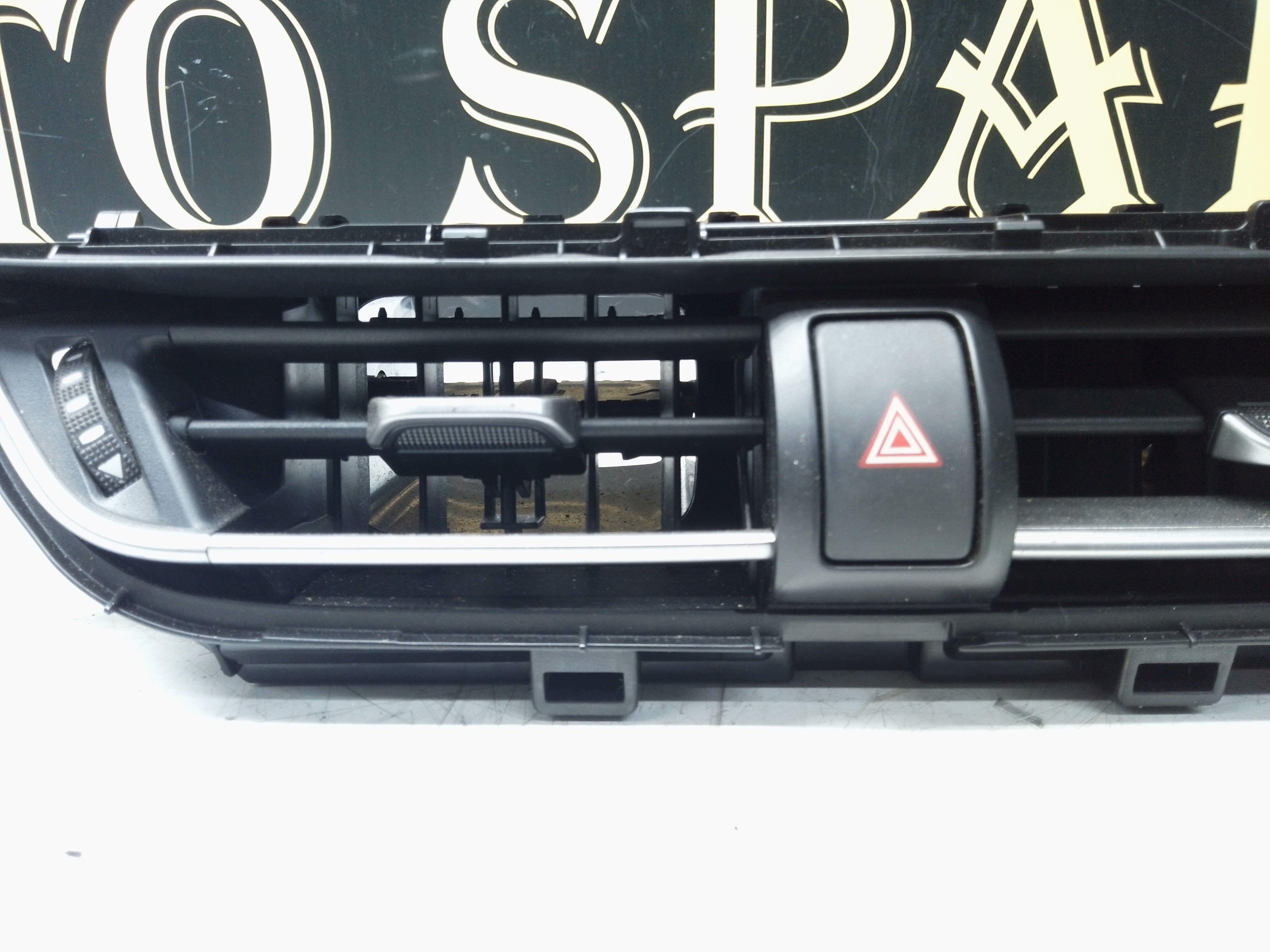 Toyota C-HR 2021 Centre Dashboard Air Vent Grill Hazard Switch (55670-F4020)