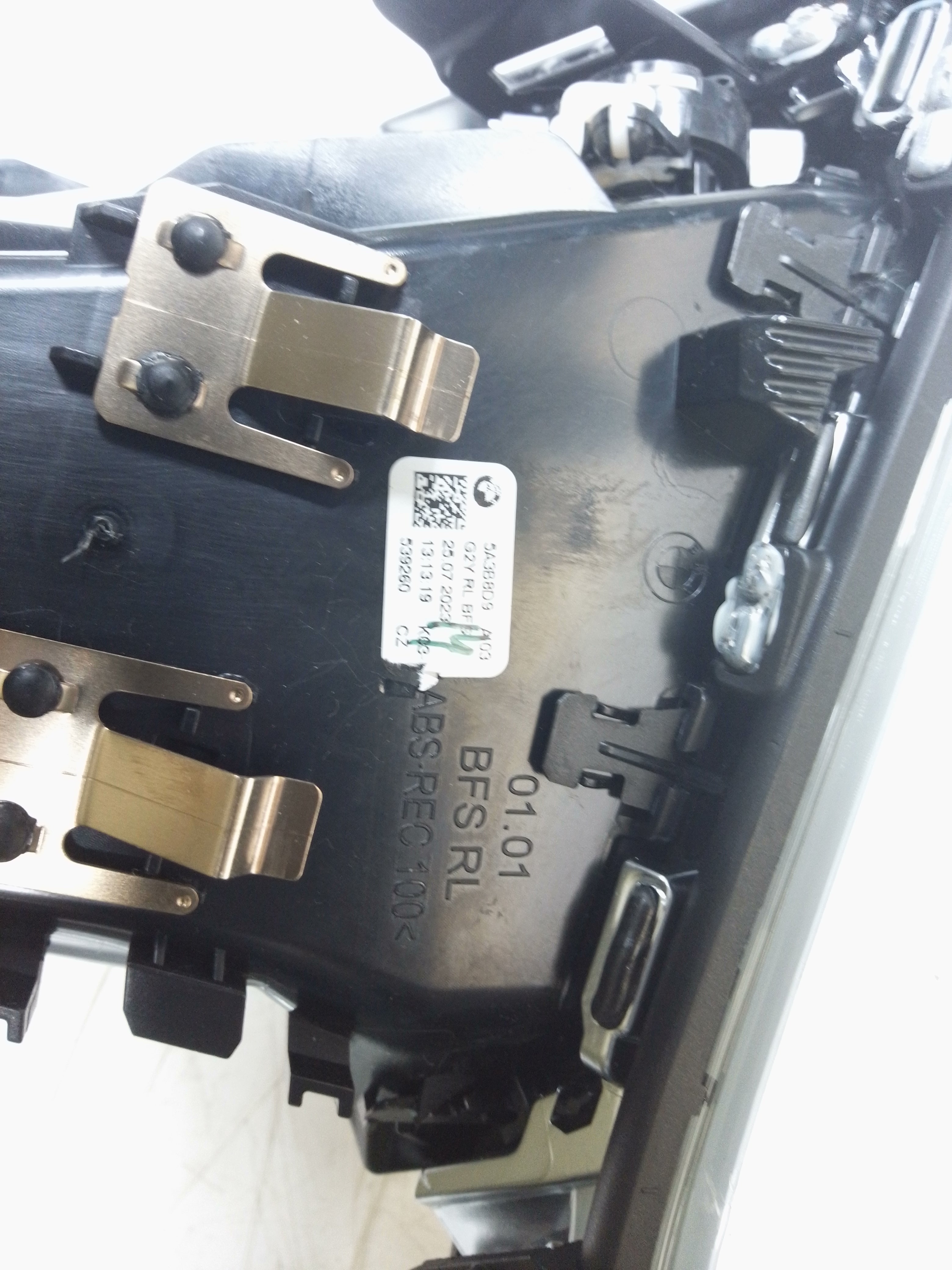 BMW 3 Series G20 G21 2023–2024 Dashboard Glove Box Trim (9P962571809)