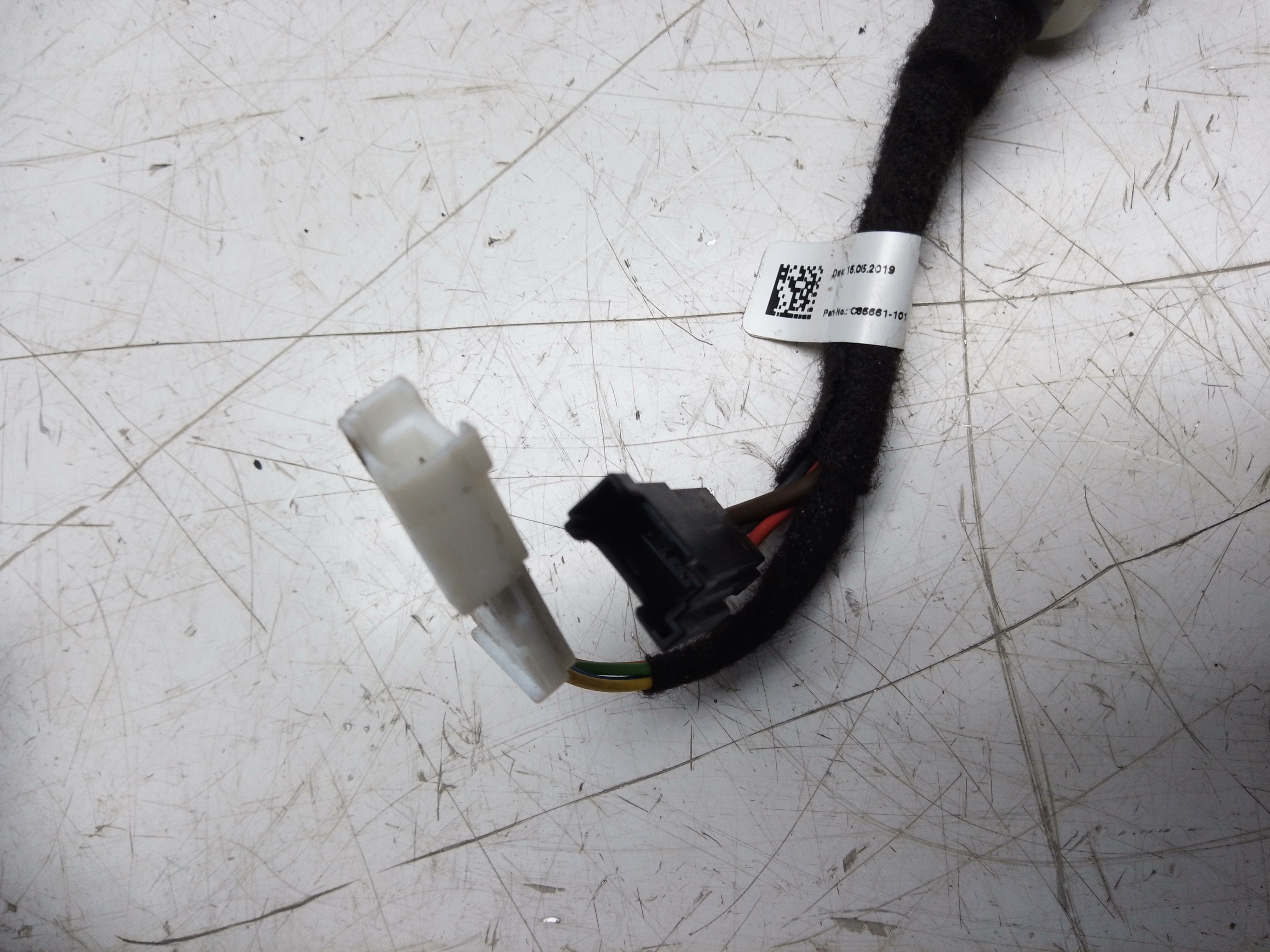 BMW X5 G05 2019–On Electric Tailgate Strut – Left or Right (7441799)