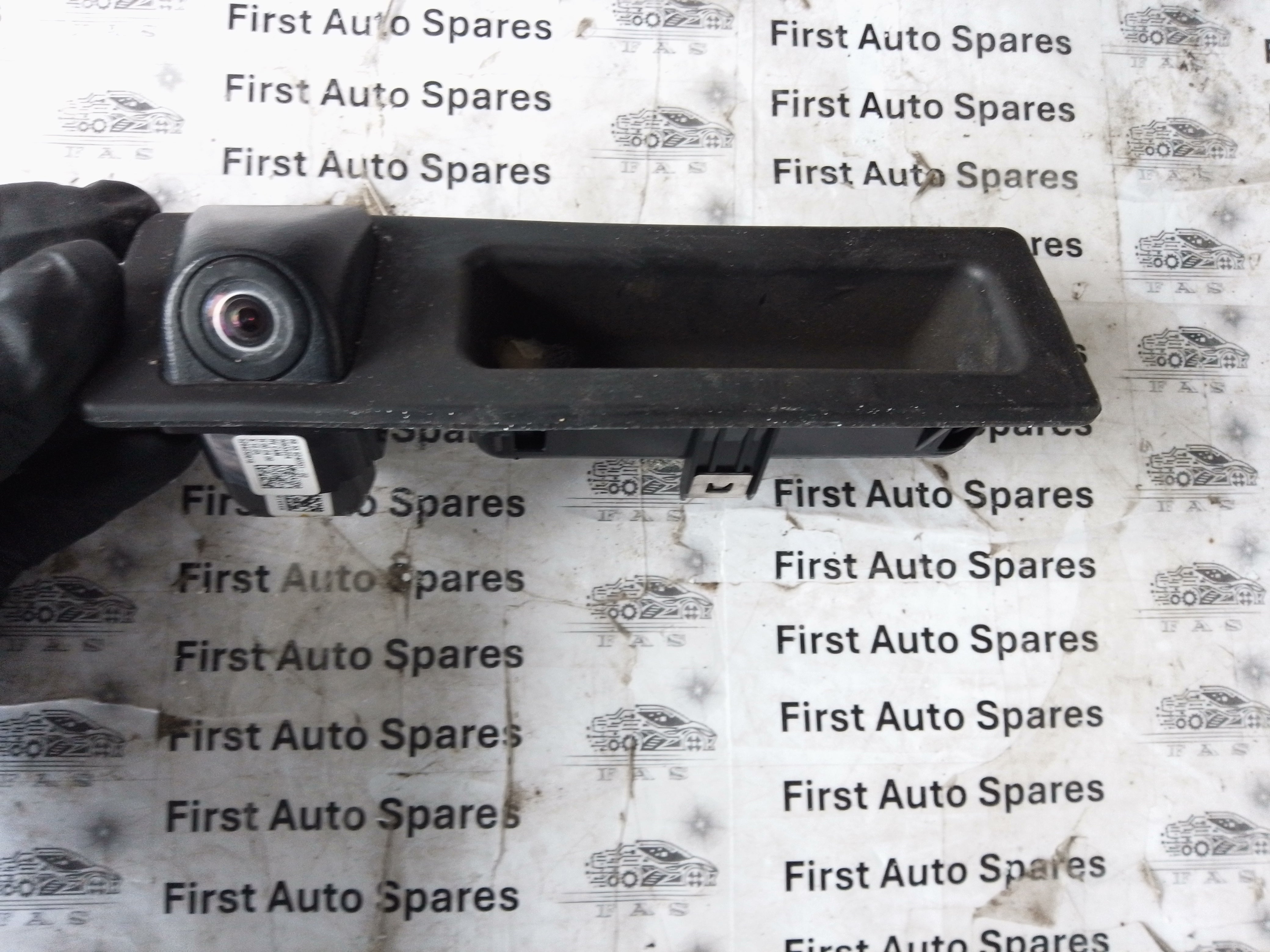 BMW F01 F02 F06 F10 F11 F12 F25 F13 F30 F31 F32 Rear View Camera (9240351)