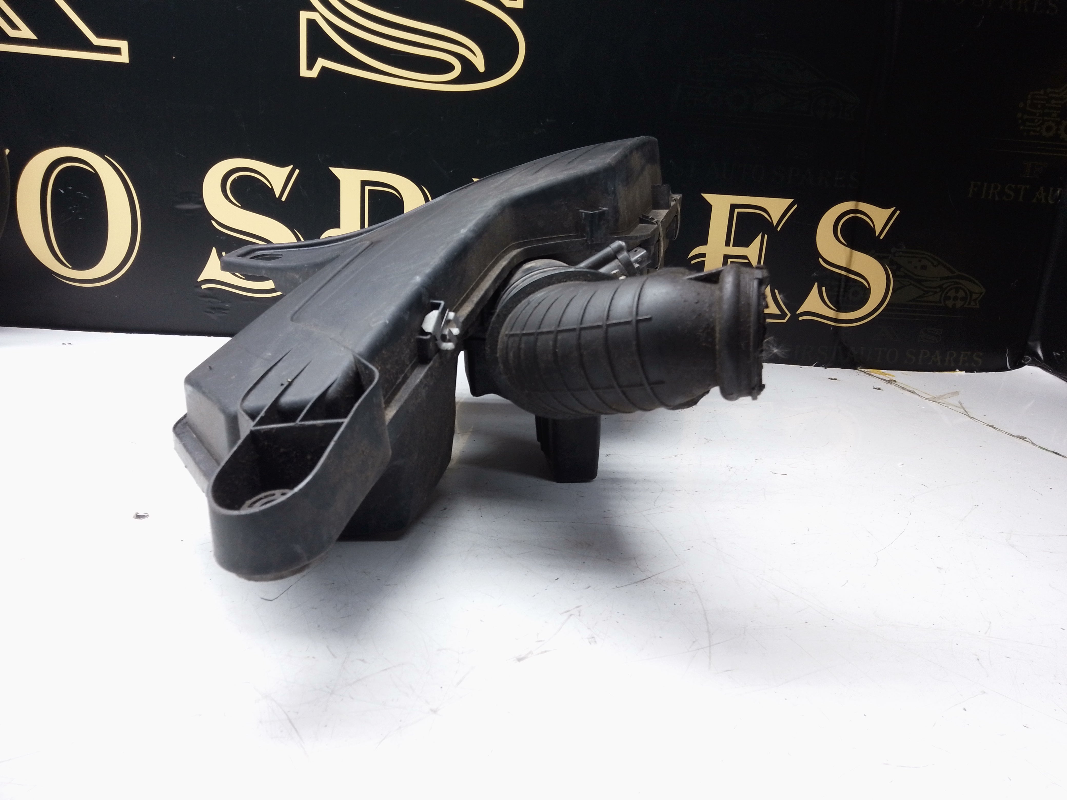 BMW 1 & 3 Series 116i F20 F21 F30 1.6 Petrol Air Filter Box Housing (7597582)