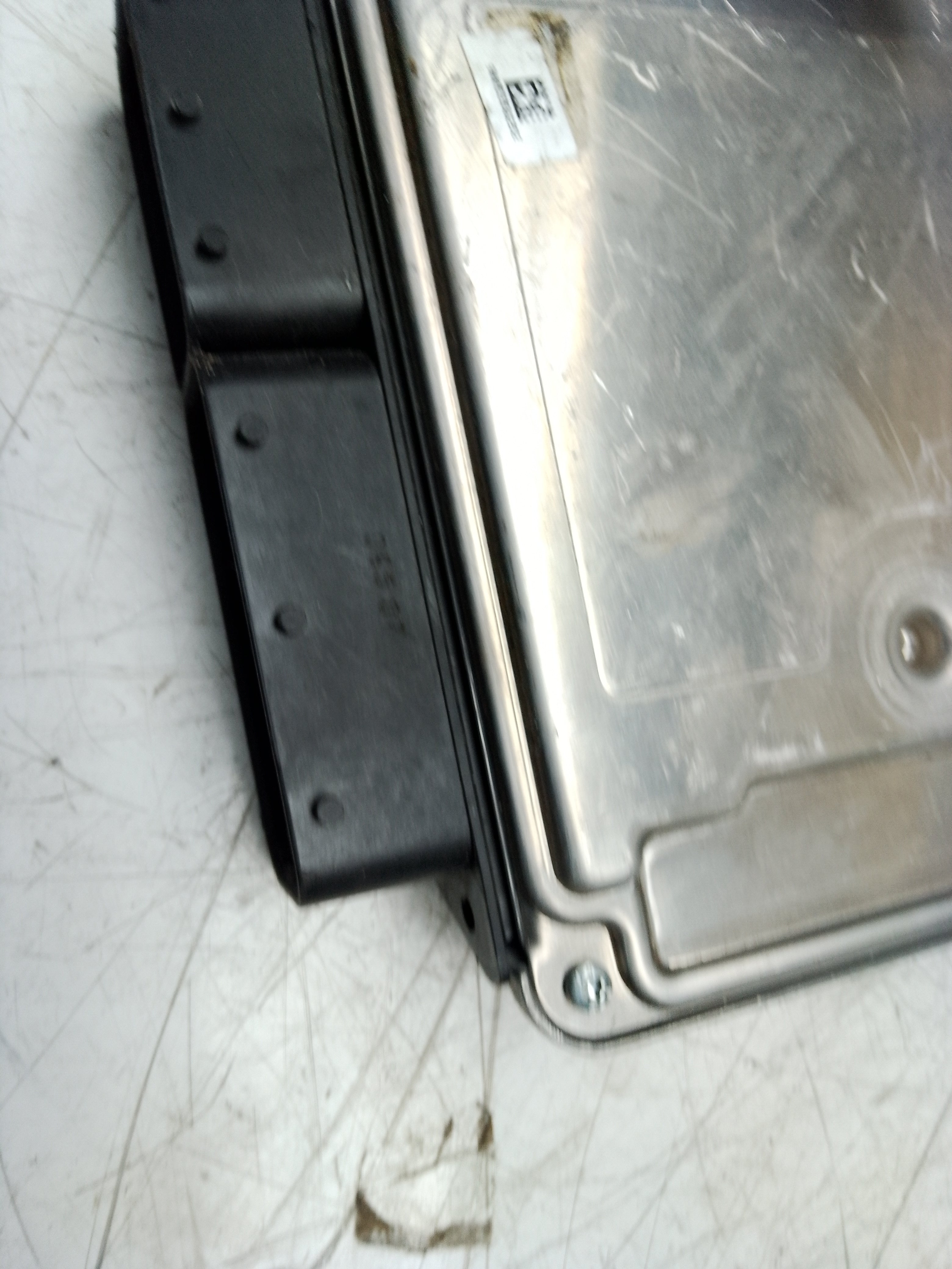 BMW X3 F25 xDrive 20d Engine Control Unit ECU (8517862-01)