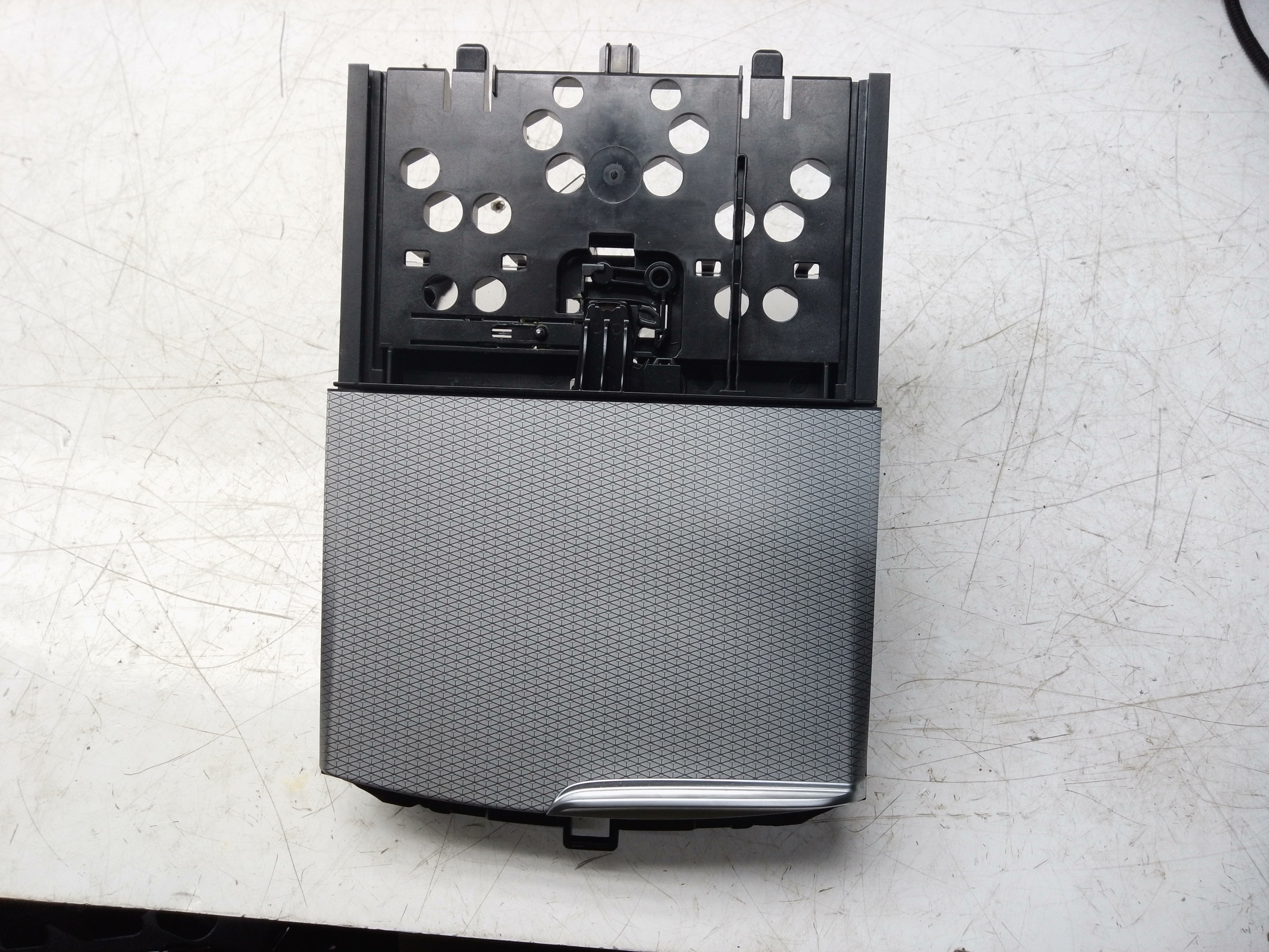 BMW 5 Series G30 G31 2019 Centre Console Compartment Lid (9330629)