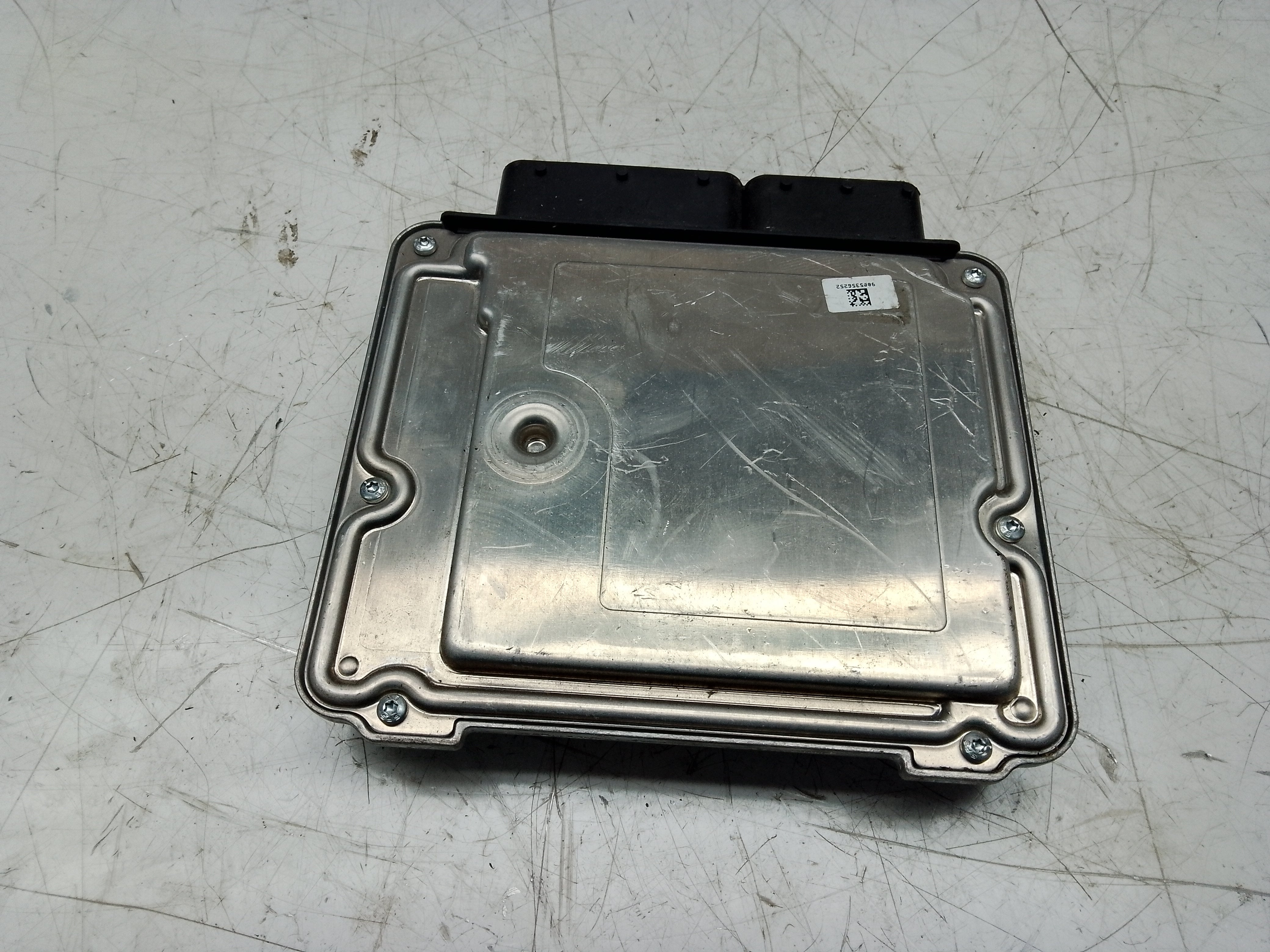 BMW X3 F25 xDrive 20d Engine Control Unit ECU (8517862-01)