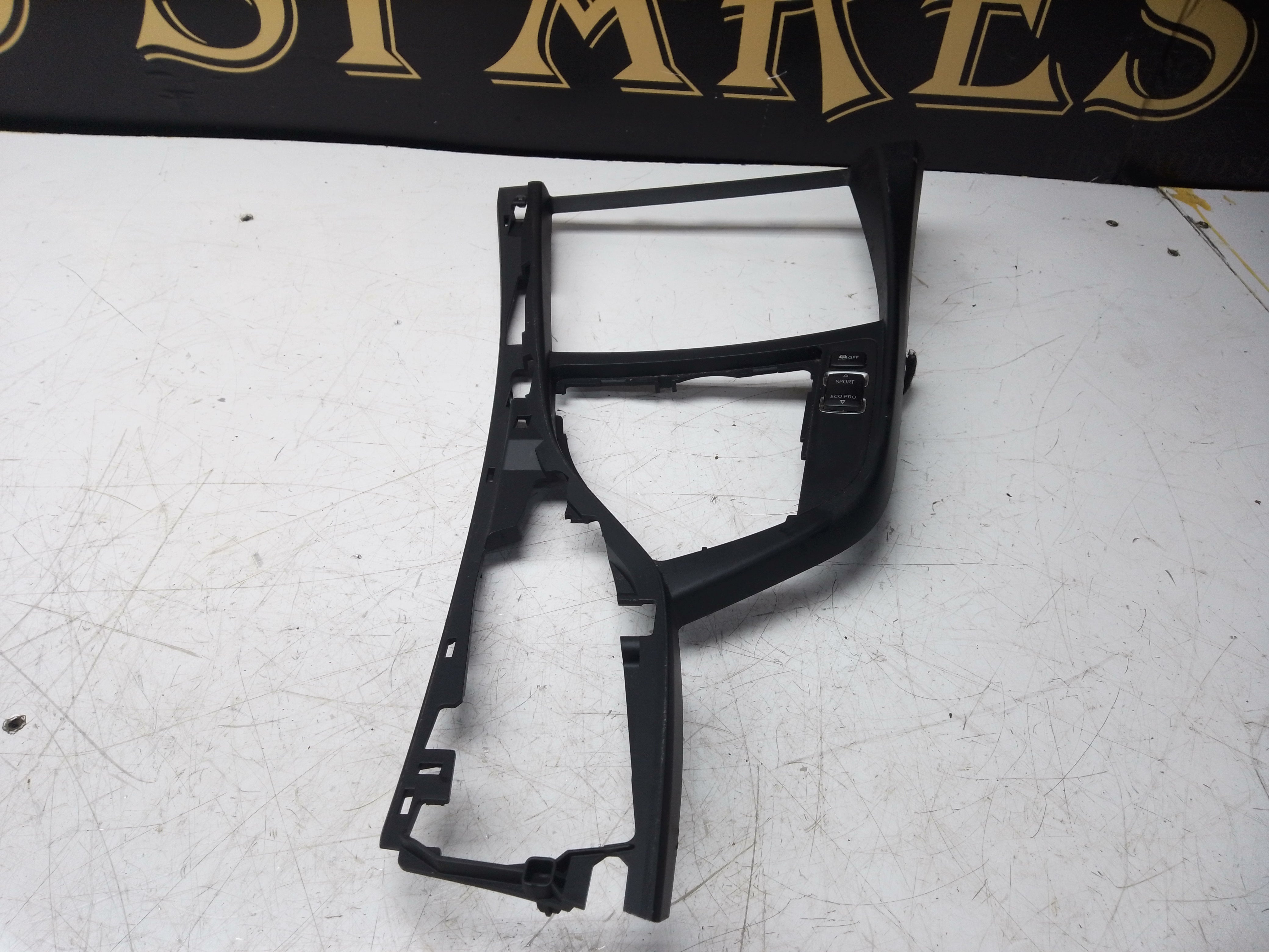 BMW 1 Series F20 F21 Centre Console Insert Trim Cover Panel (105026819 / 9206314)