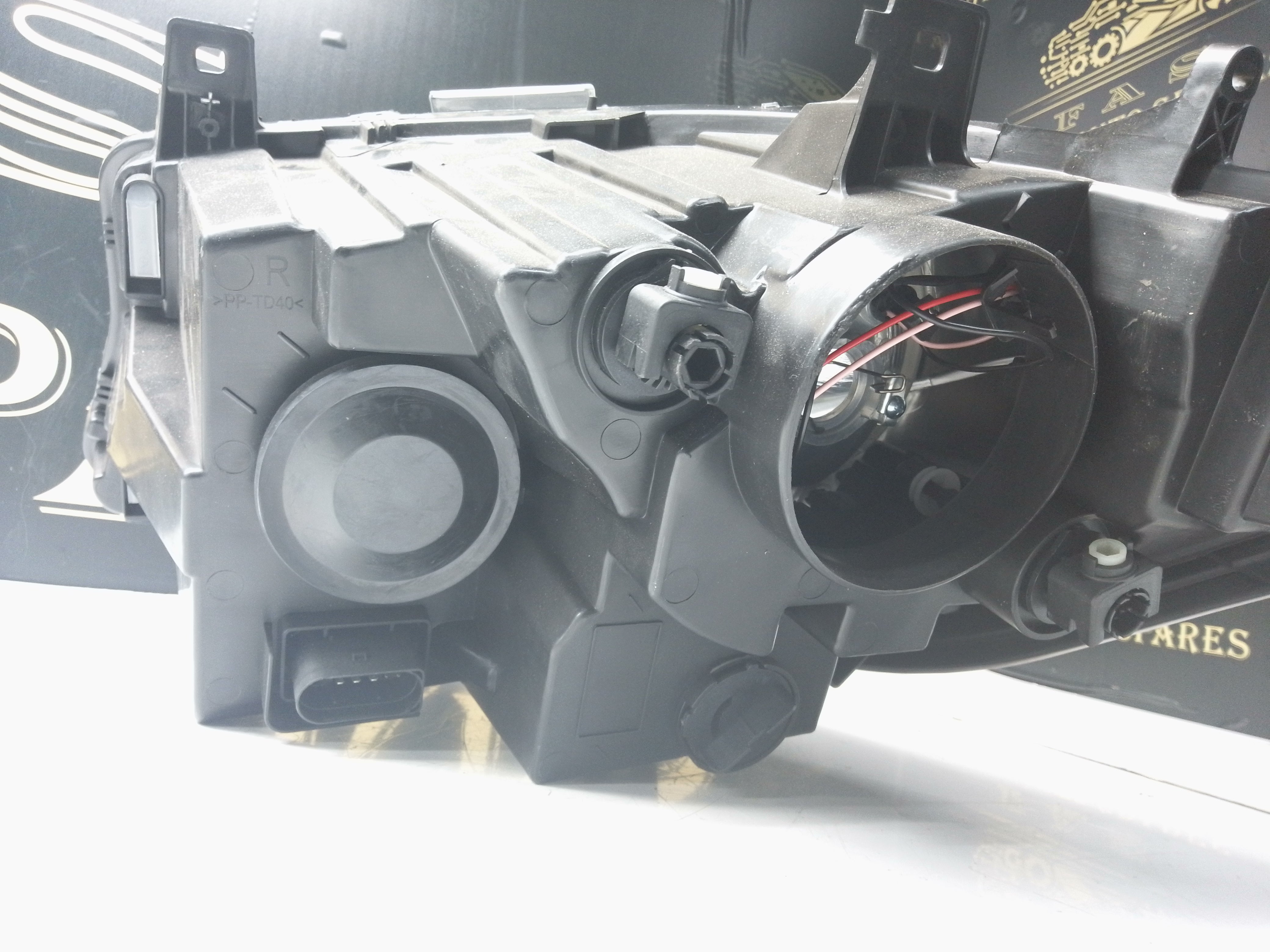 Mercedes Sprinter 2018–2024 Right Headlight