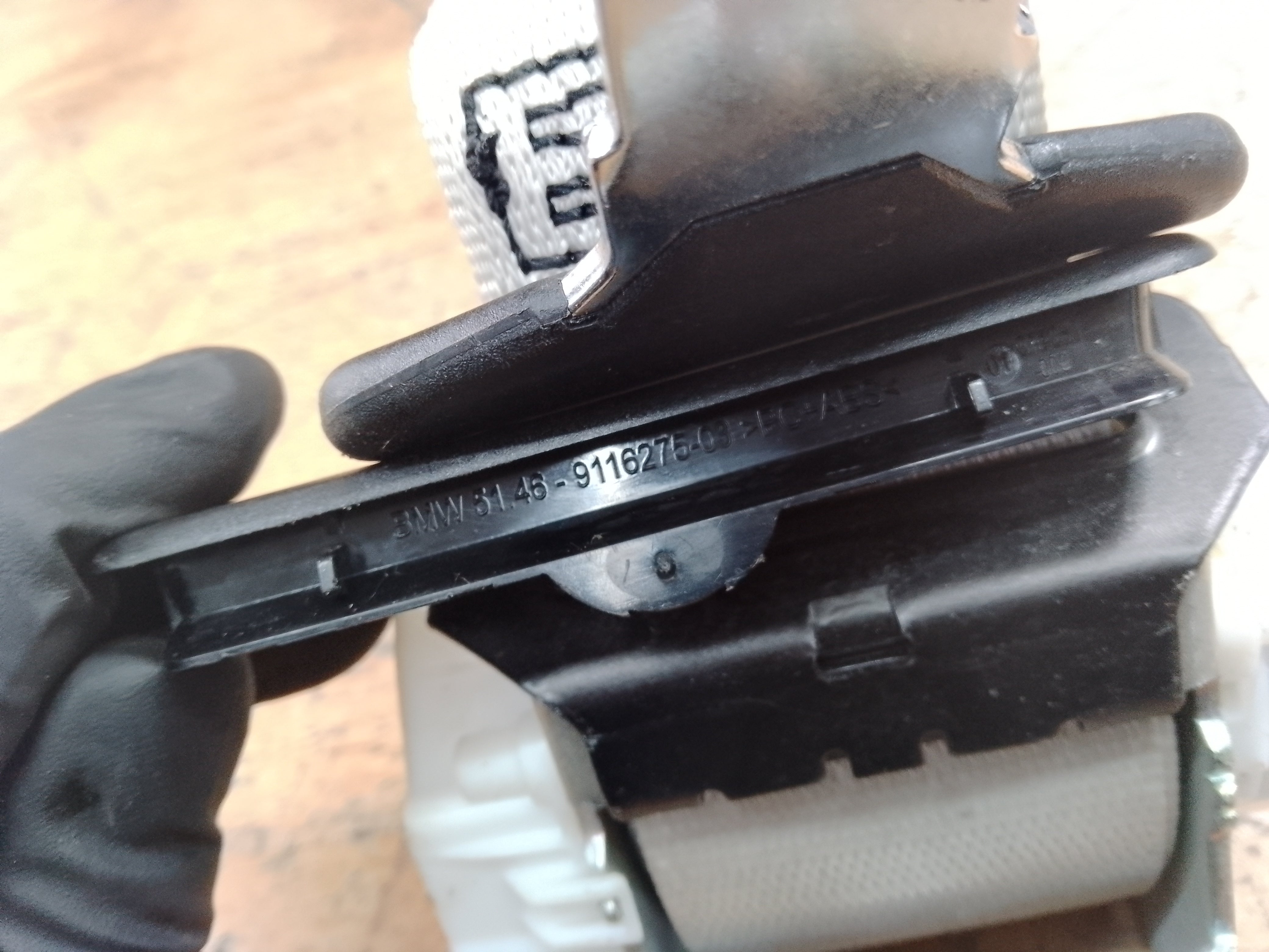 BMW 5 Series F10 F11 Seat Belt Rear Centre (34036732A) (9116275 03)