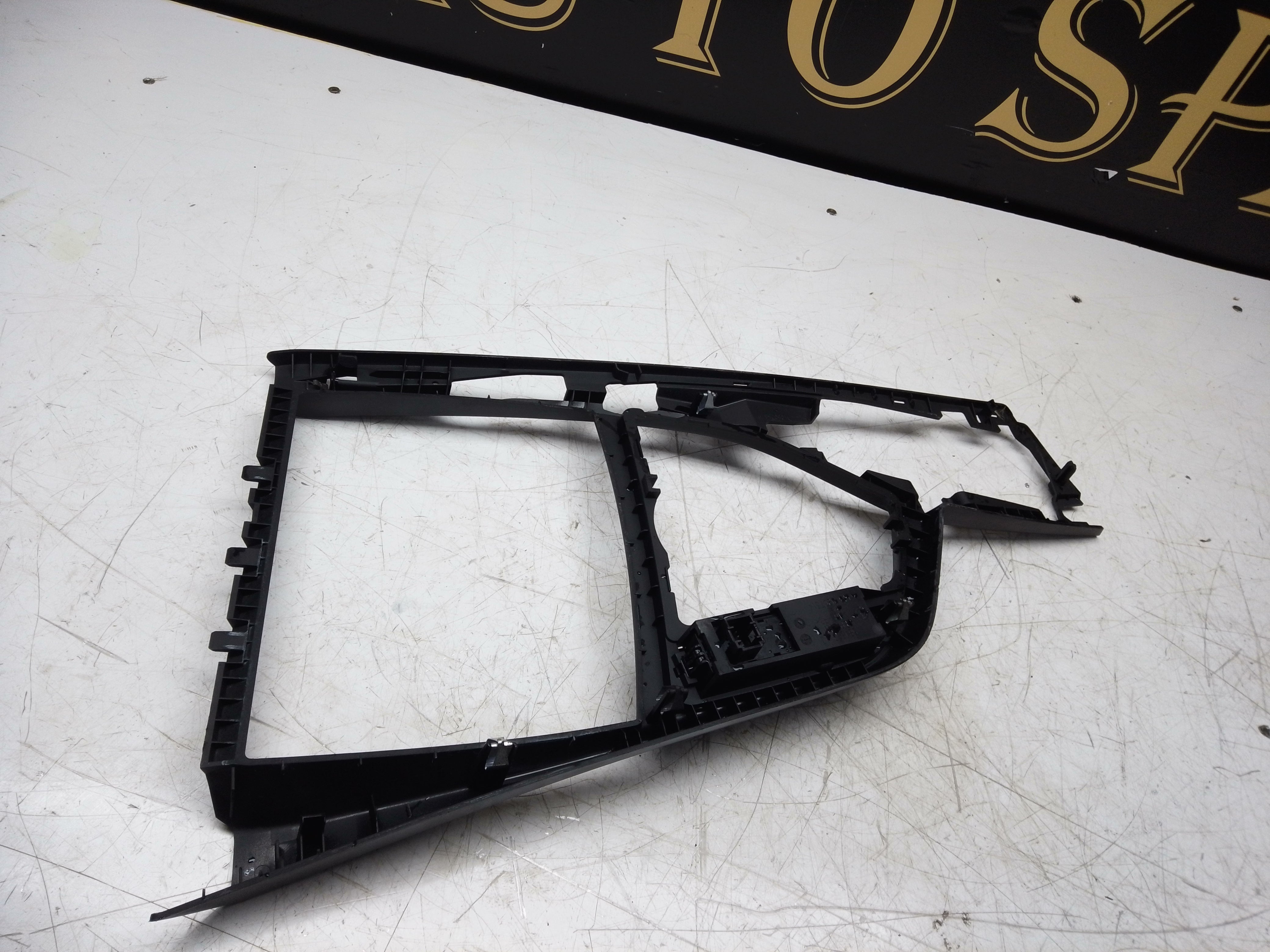 BMW 1 Series F20 2015–2019 Gearstick Surround (584507-13)