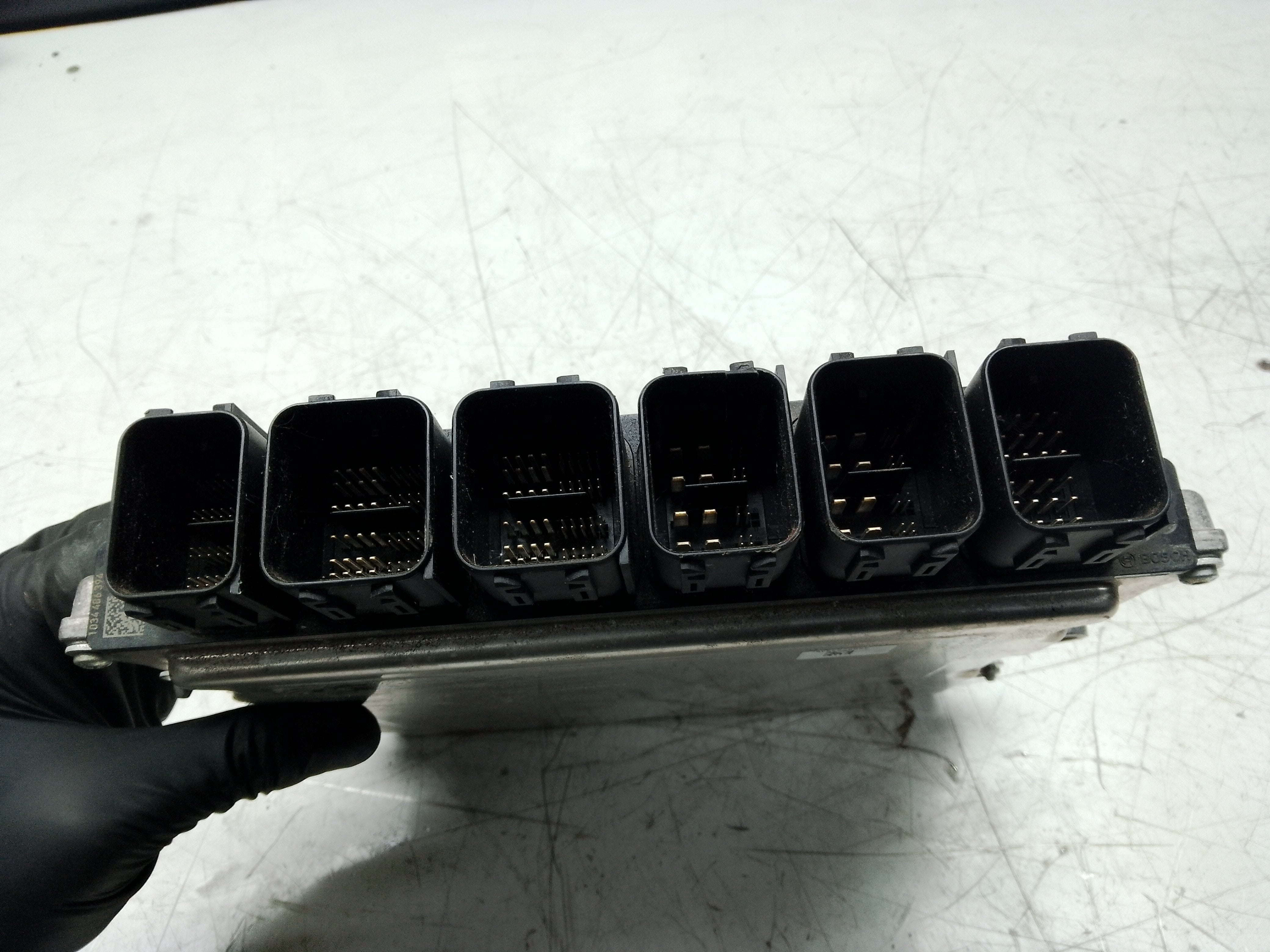 BMW 3 Series F30 F31 F35 2017 Engine Control Unit ECU (8693213)