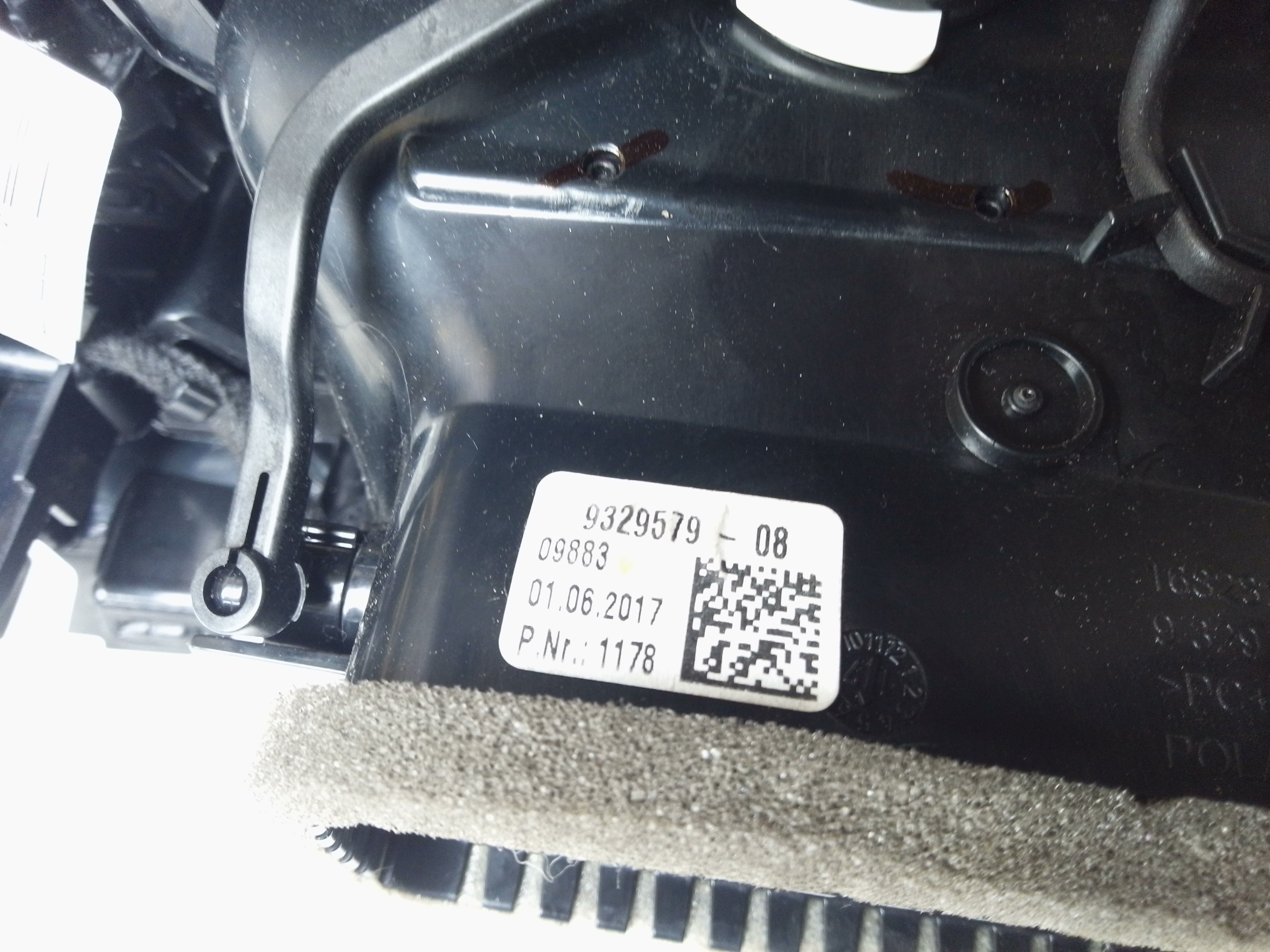 BMW 5 Series 2019 Dashboard Trim Air Vent Grill Right with Grills (8070622-06)