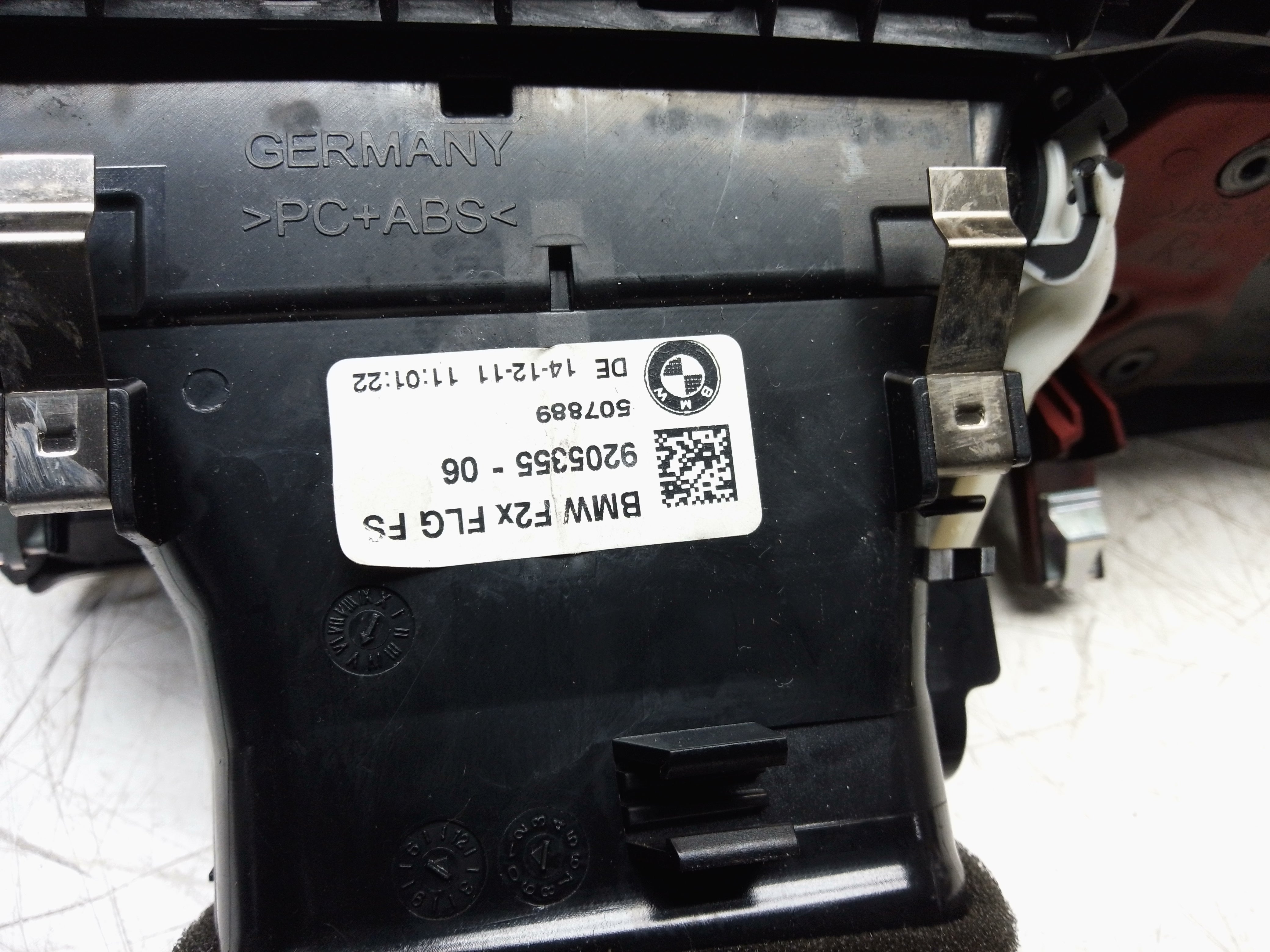 BMW 1 Series F20 Sport 2012 Front Right Side Air Vent + Trim (9205355-06)