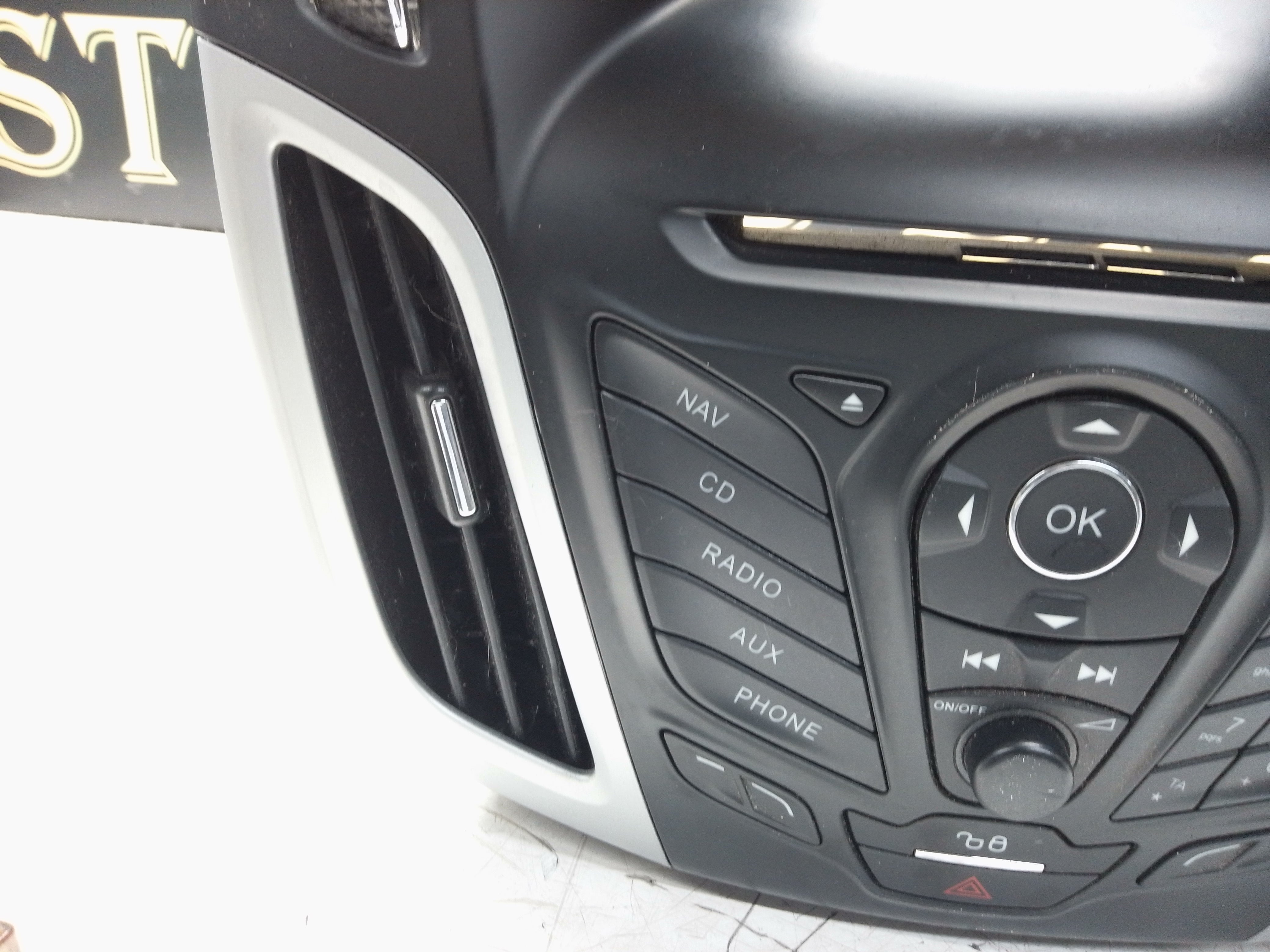 Ford Focus Radio  Car Radio Stereo CD (F1BT-18C815-HE)