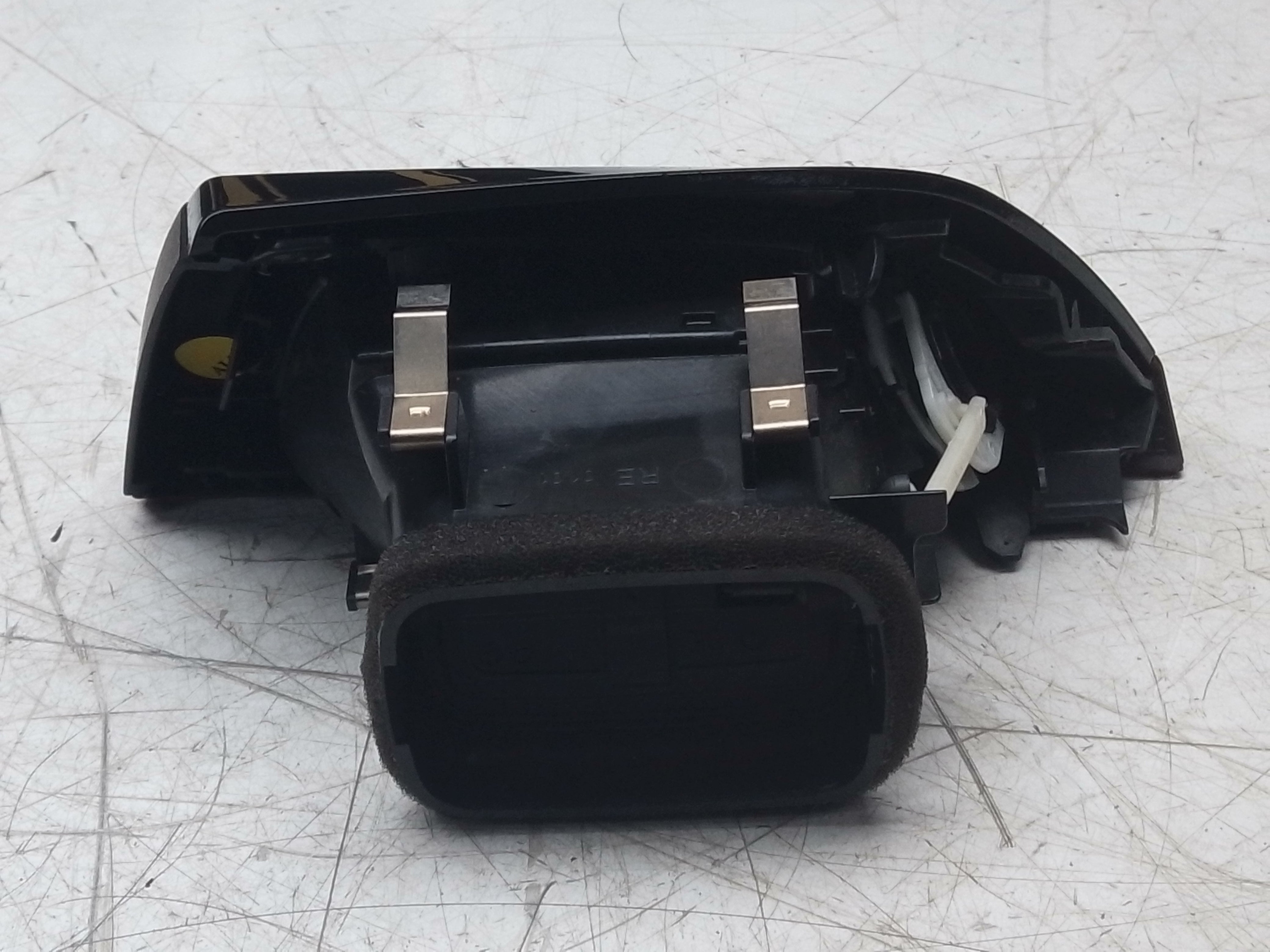 BMW 1 Series F20 116i Sport 2012 Front Right Side Air Vent (9205356-06)