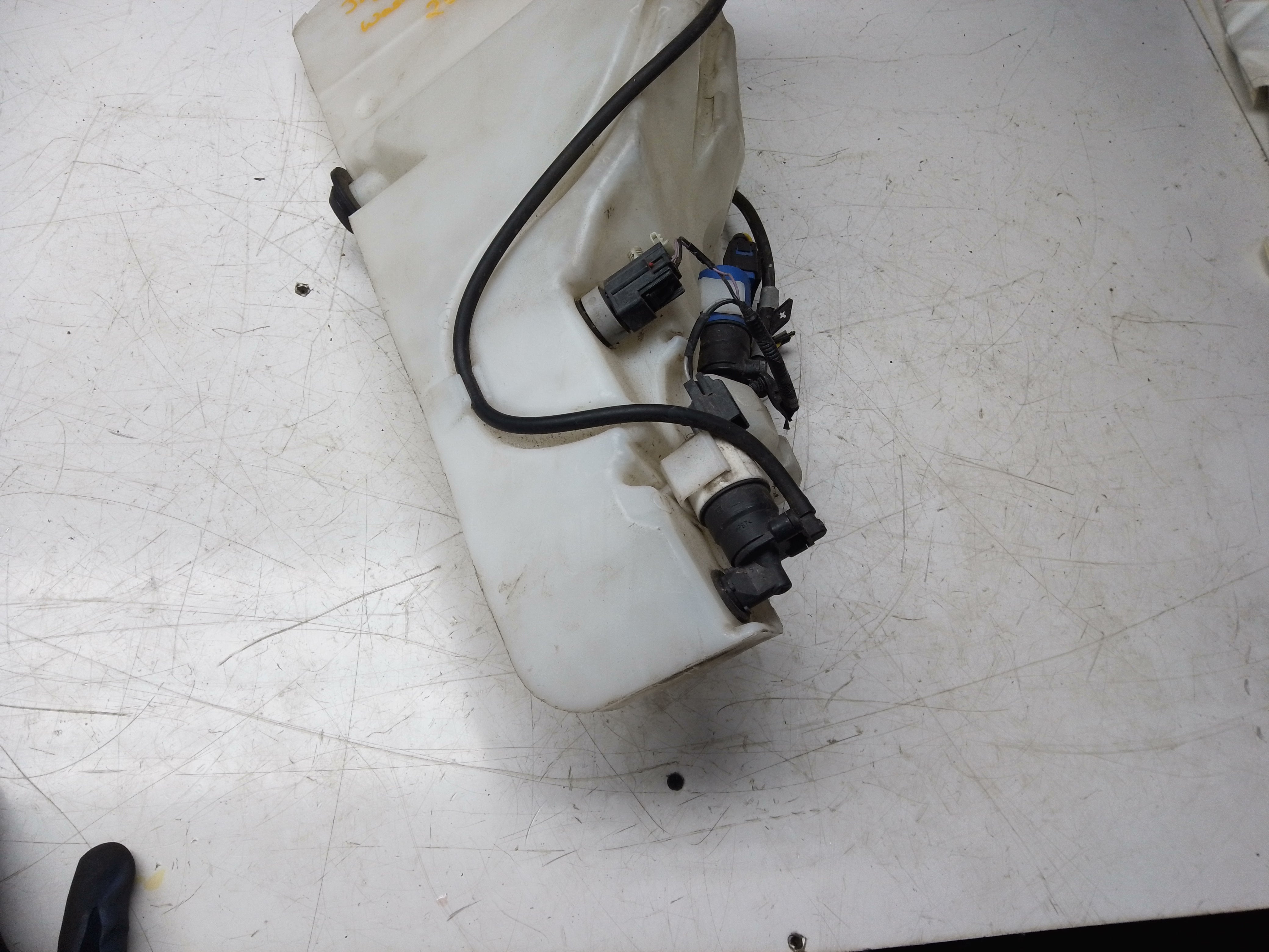 Jaguar XF X260 2016 Front Windscreen Washer Bottle (GX73-17B613-D)