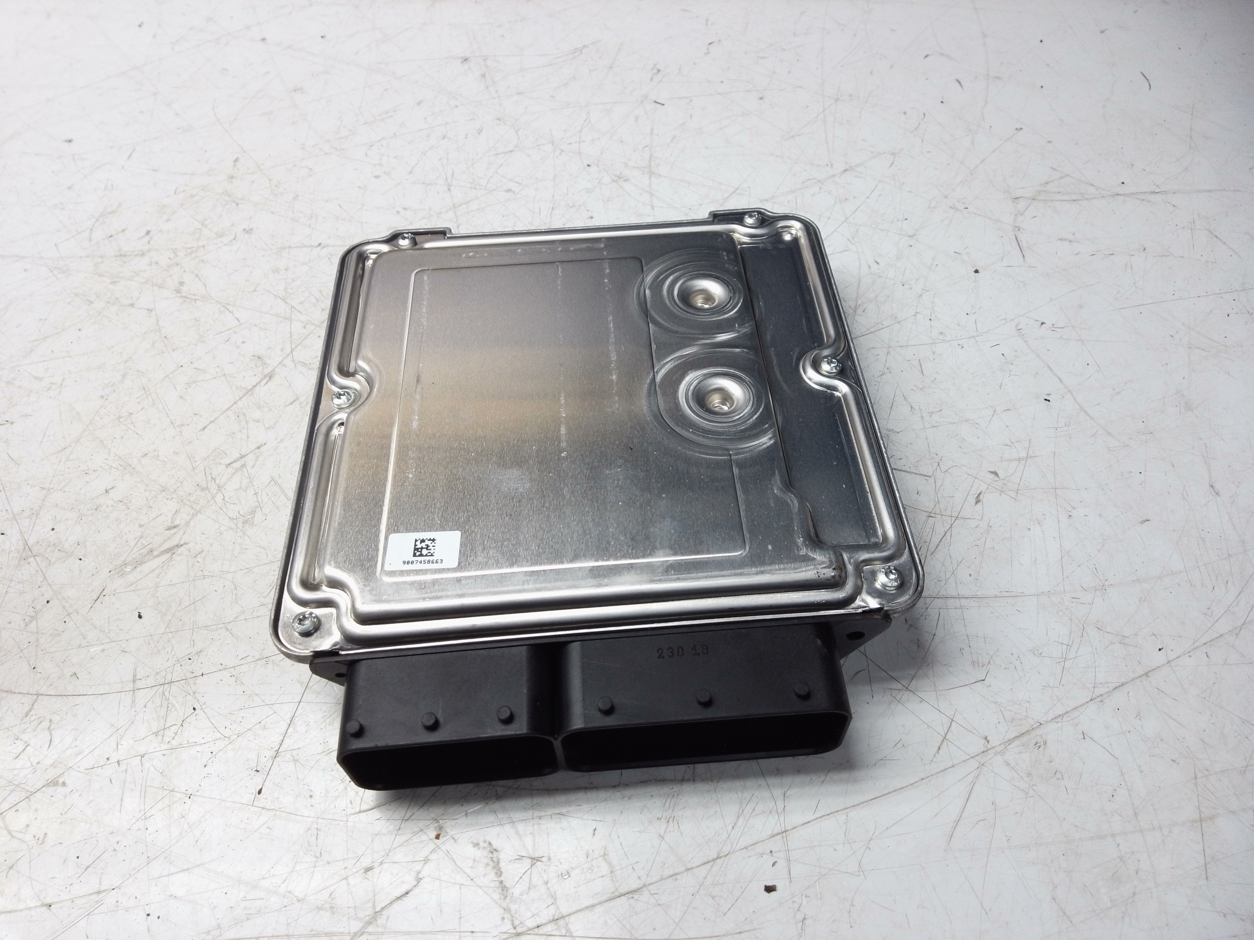 BMW X5 F15 Engine ECU Control Module DDE (8582803) (0281031328)
