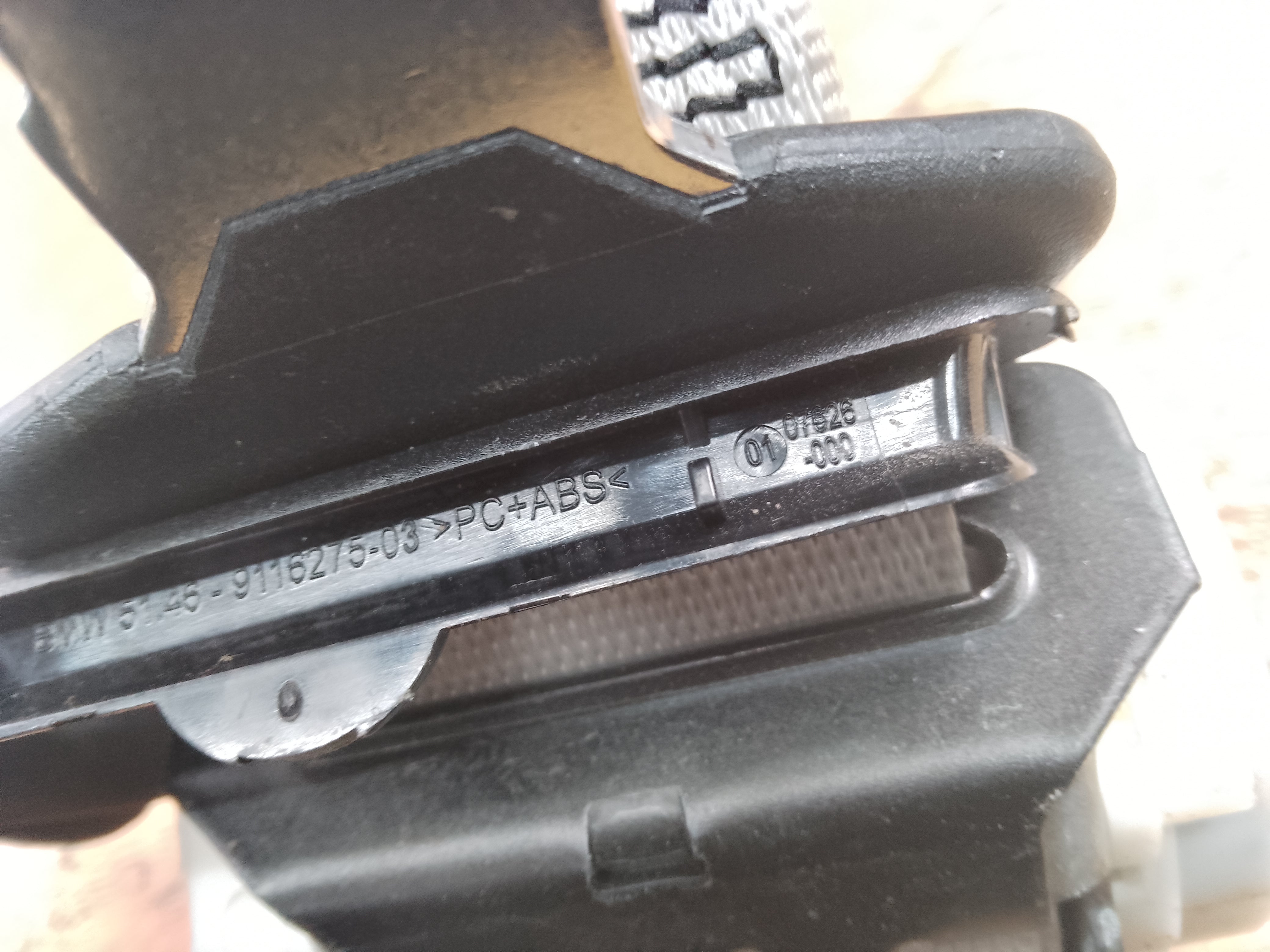 BMW 5 Series F10 F11 Seat Belt Rear Centre (34036732A) (9116275 03)