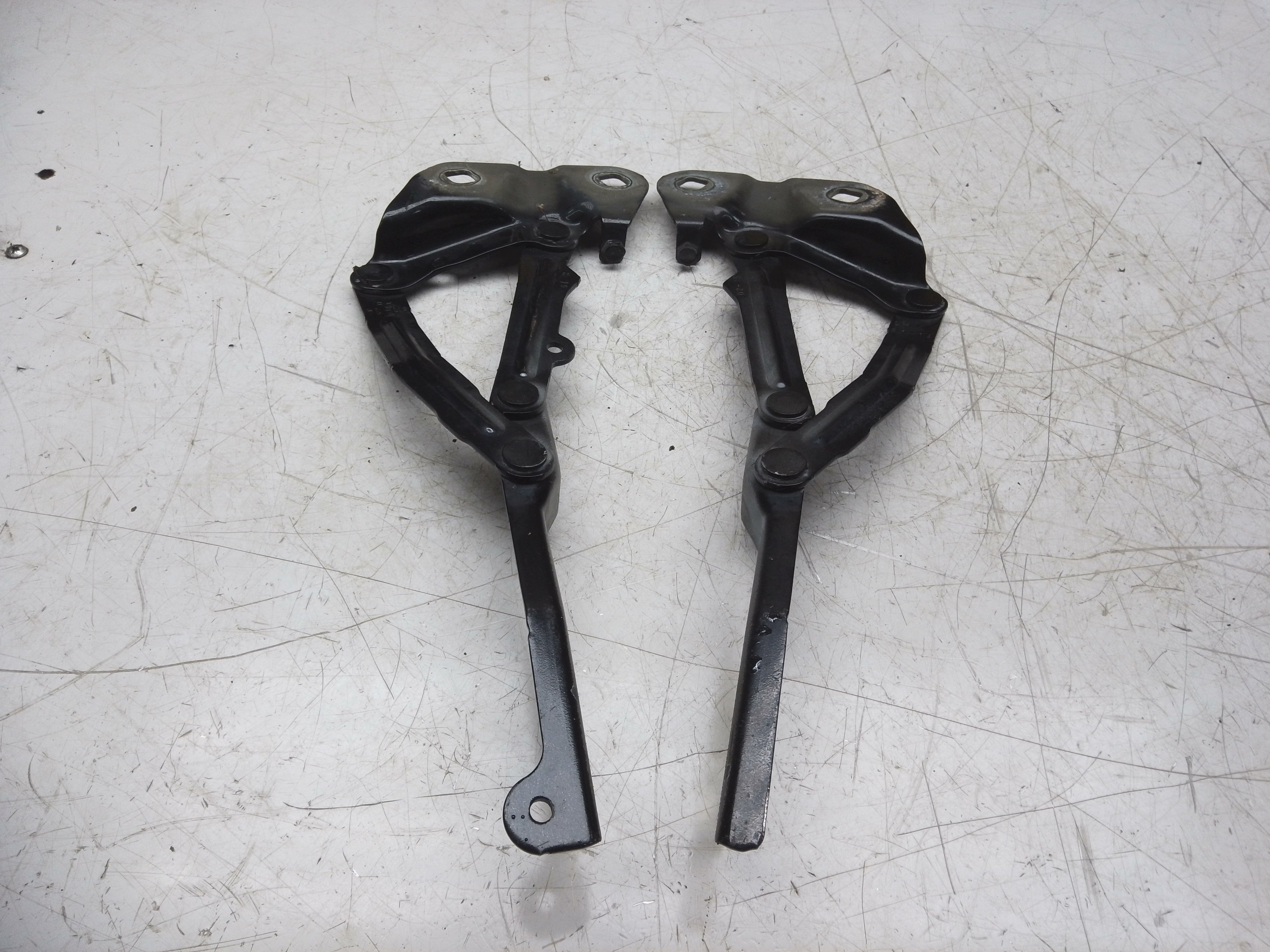 Ford Transit 2014–2020 Right & Left Bonnet Hinges (BK21-16800AD) (BK21-16801AC)