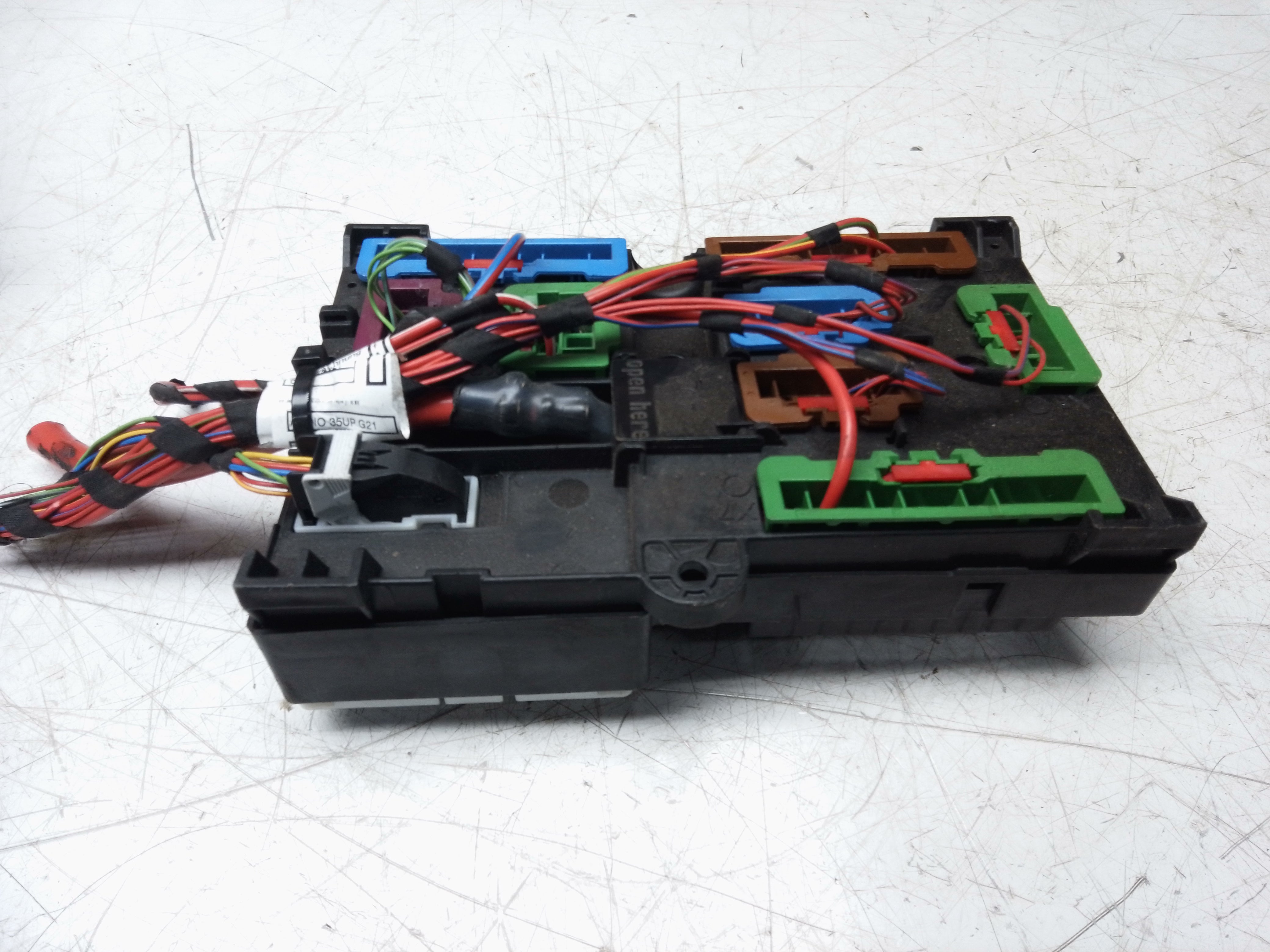 BMW 3 Series G20 G21 Hybrid Fuse Relay Box (5A0E7D1)