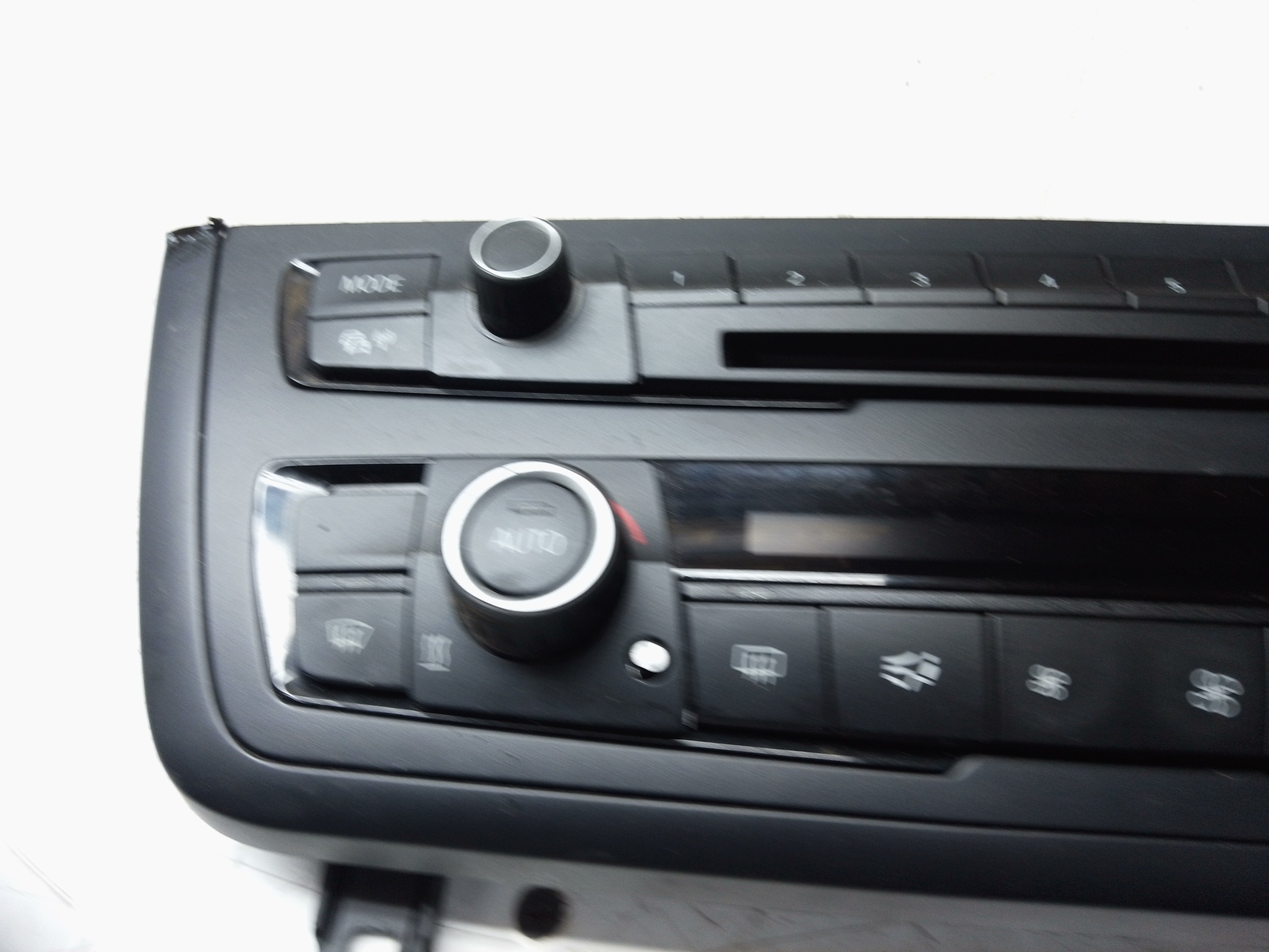 BMW 1 & 3 Series F20, F30 (2012) Climate Control Unit (9226784-03 / 3844582)