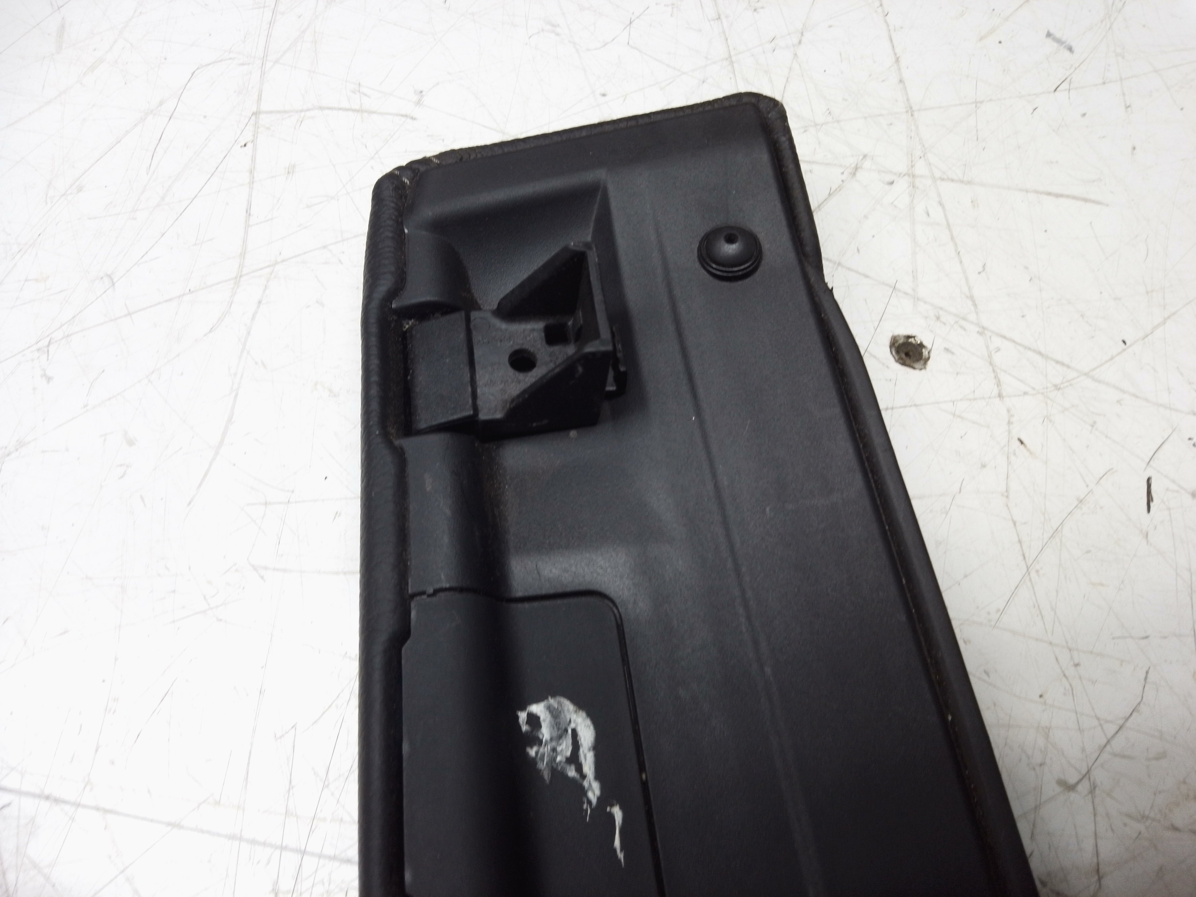 BMW 5 Series G30 G31 Both Center Console Leather Armrest (9918019371)