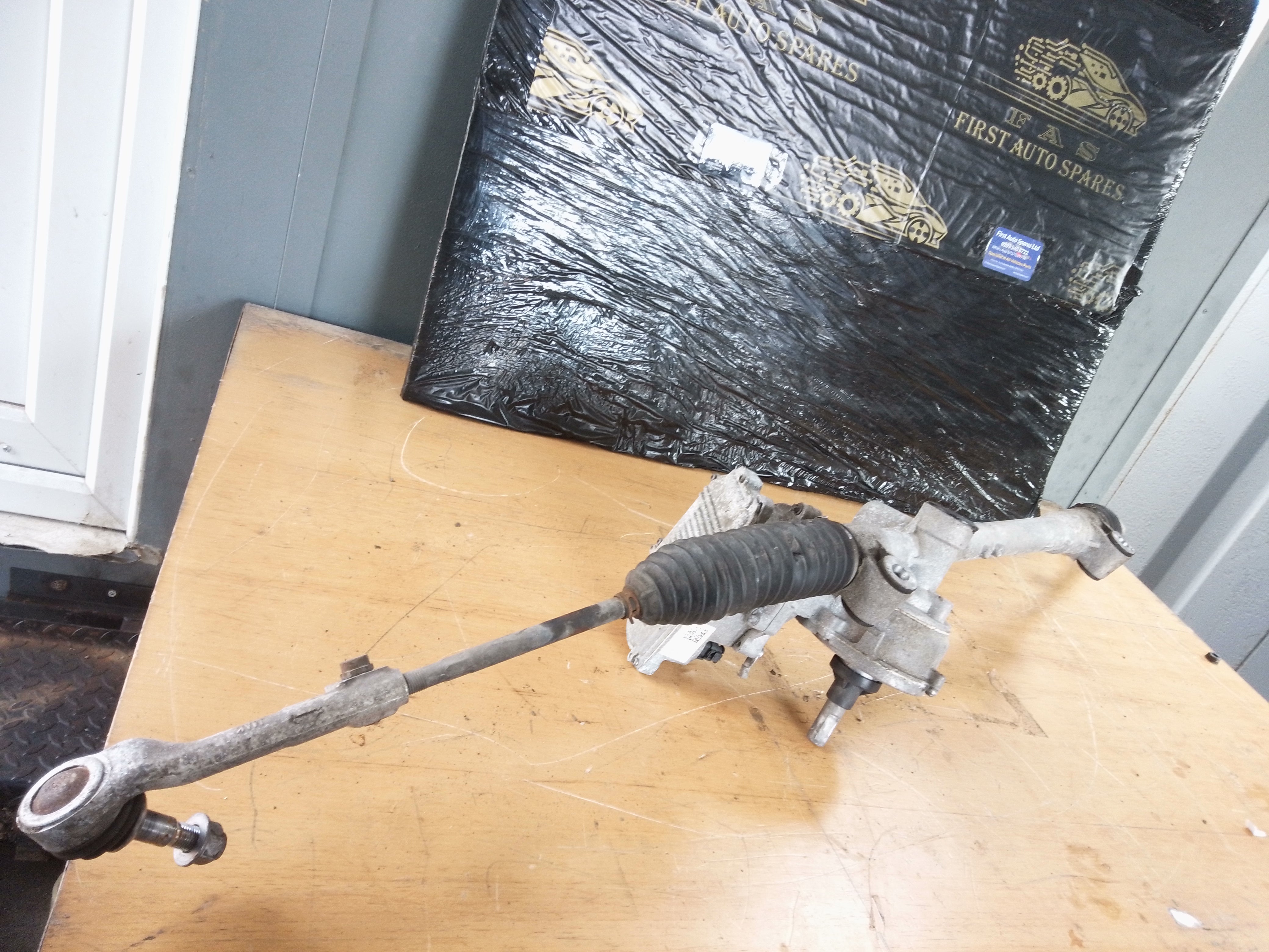 BMW i3 2016 Steering Rack (38019600)